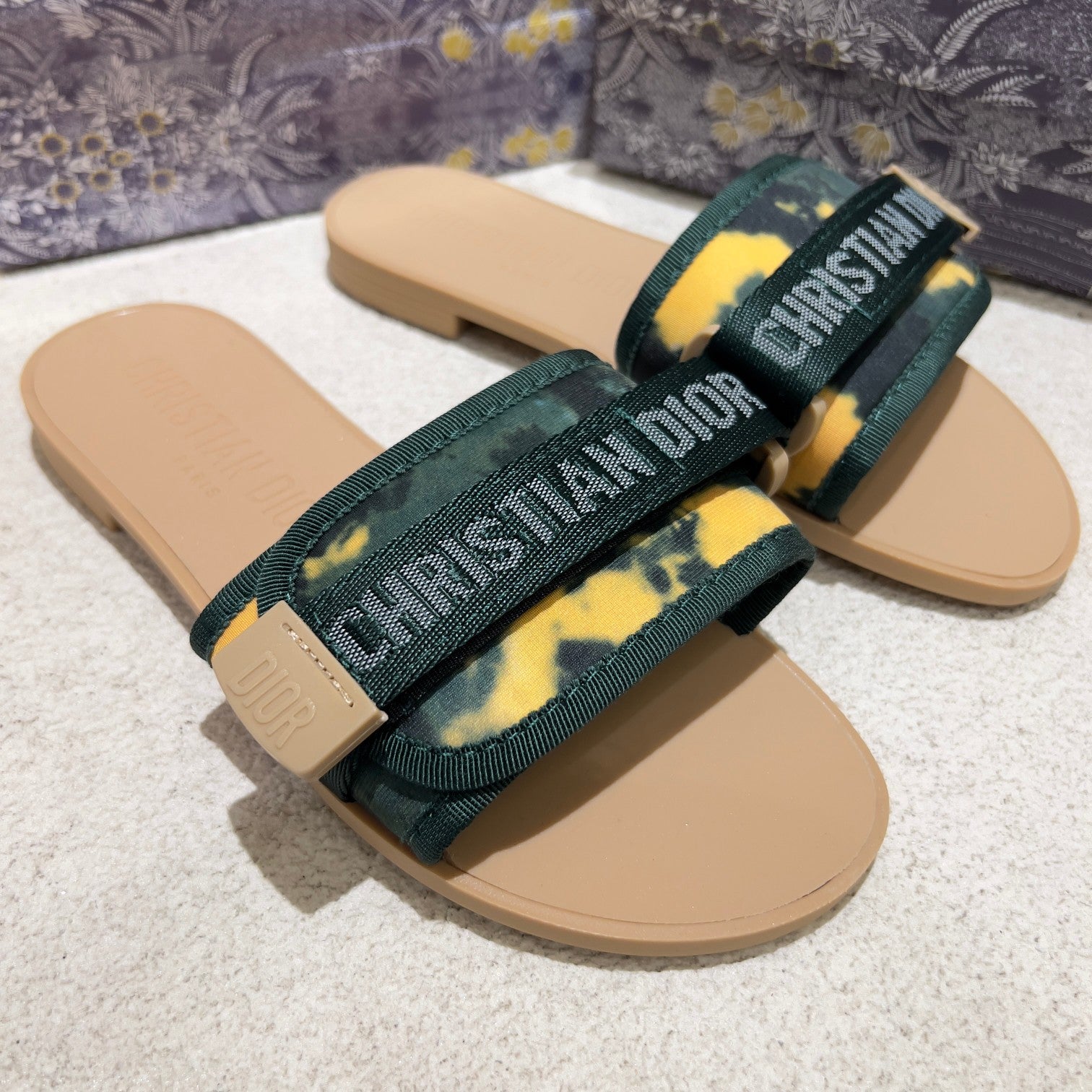 Z1ZD18 Popular slippers