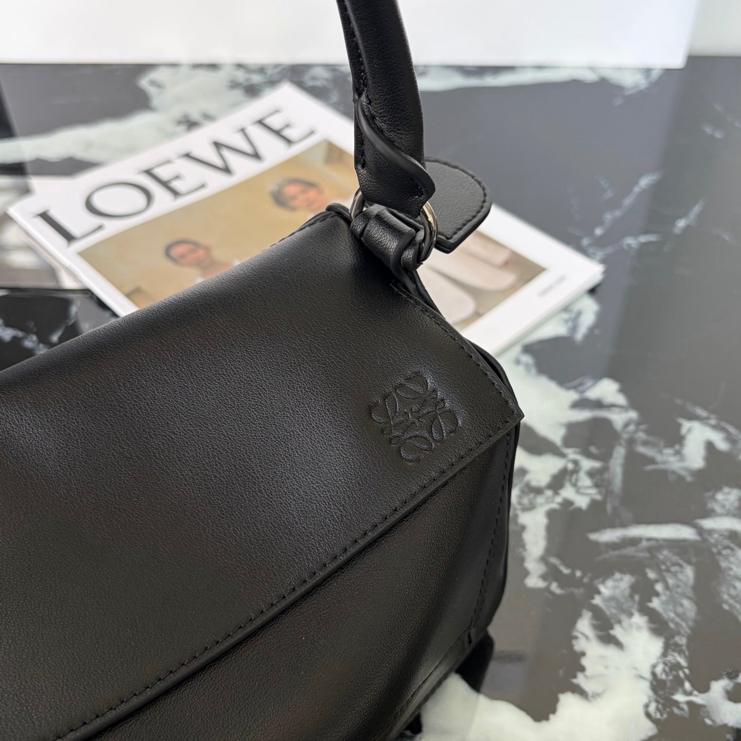 B1R66A16 Popular leather bag