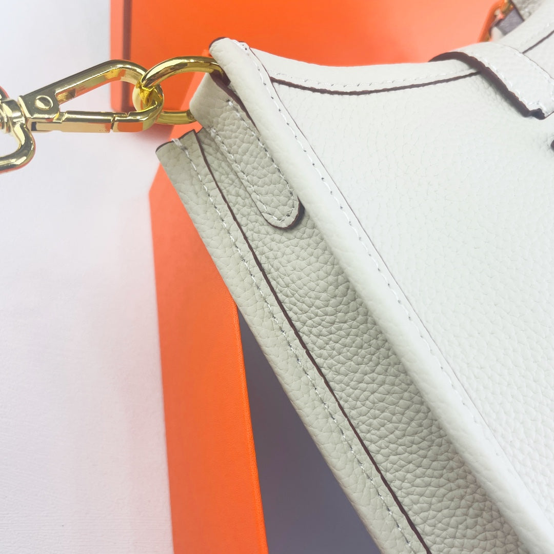 B1N46H5 Popular leather bag