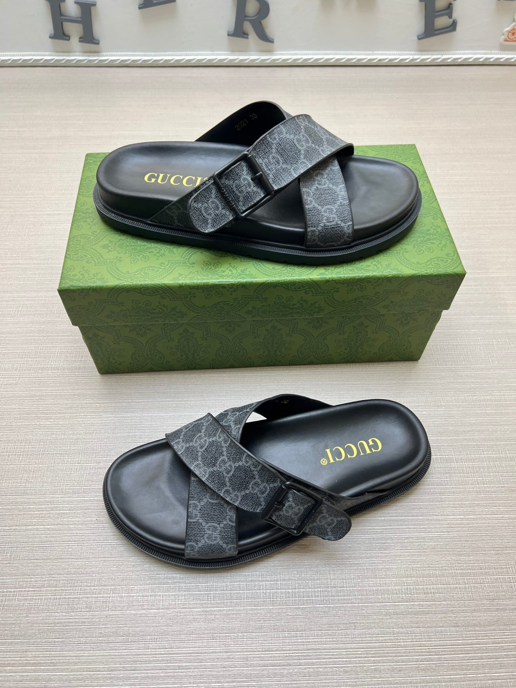 Z5ZB92 Popular slippers