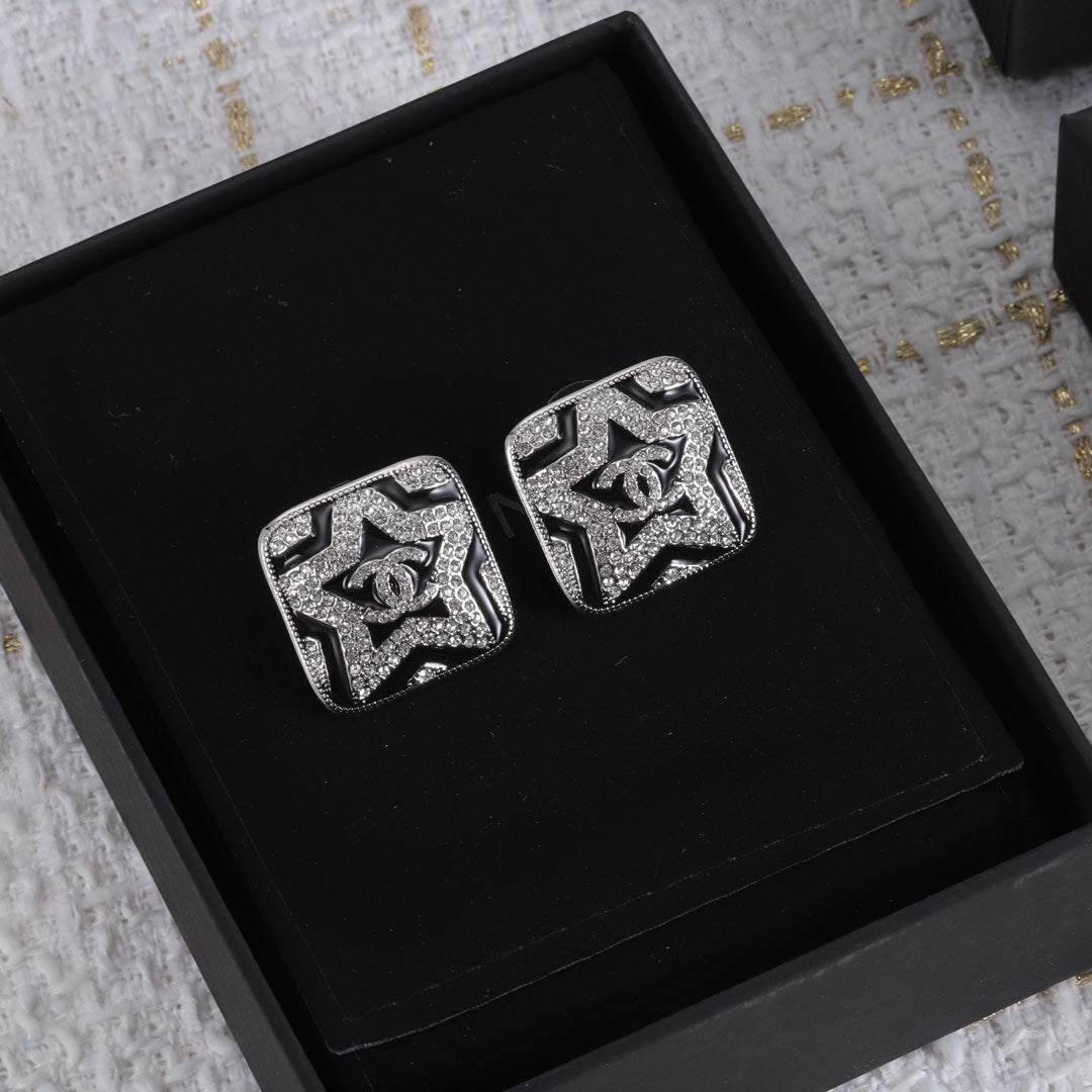 X1Z54C268E Popular Earrings