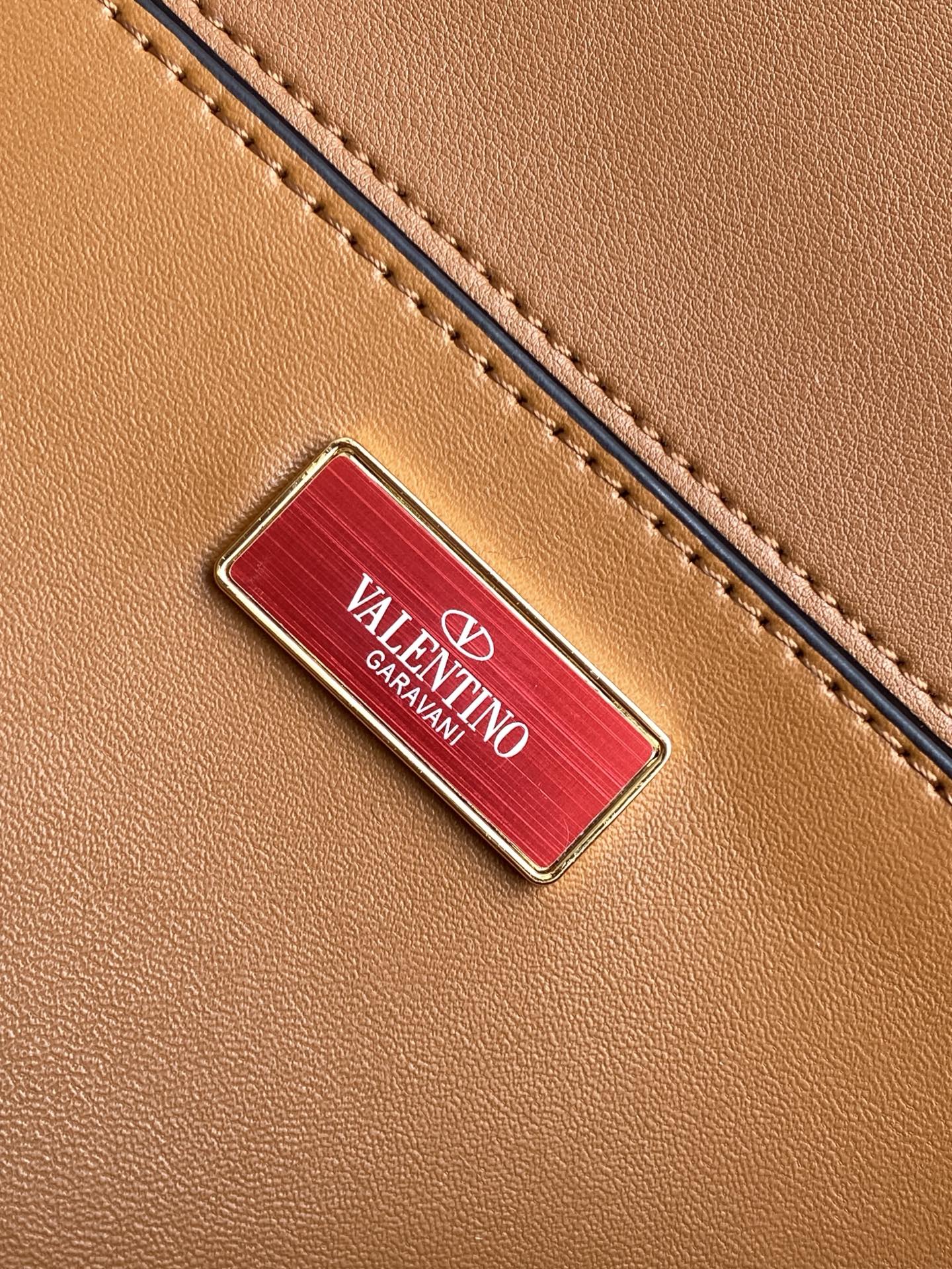 B1R76VL33 Popular leather bag