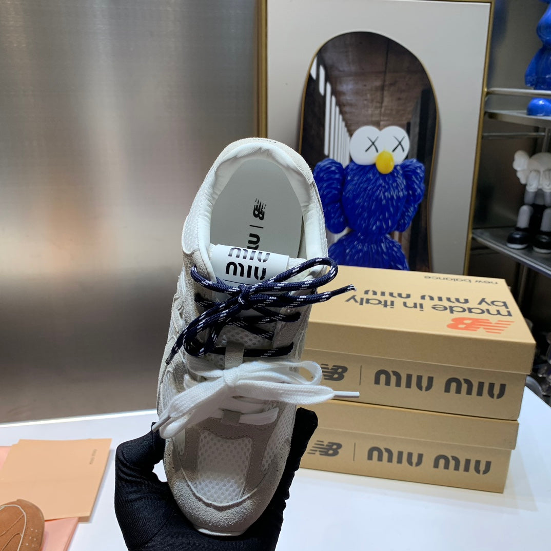 Z1P54A118 Popular shoes