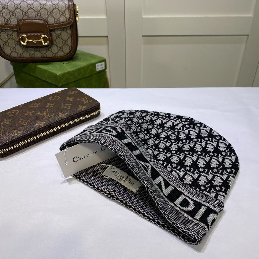 M1R86D71 Popular hats