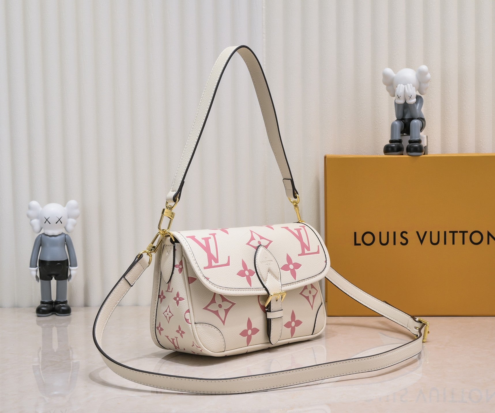 B1P36E40 Popular leather bag
