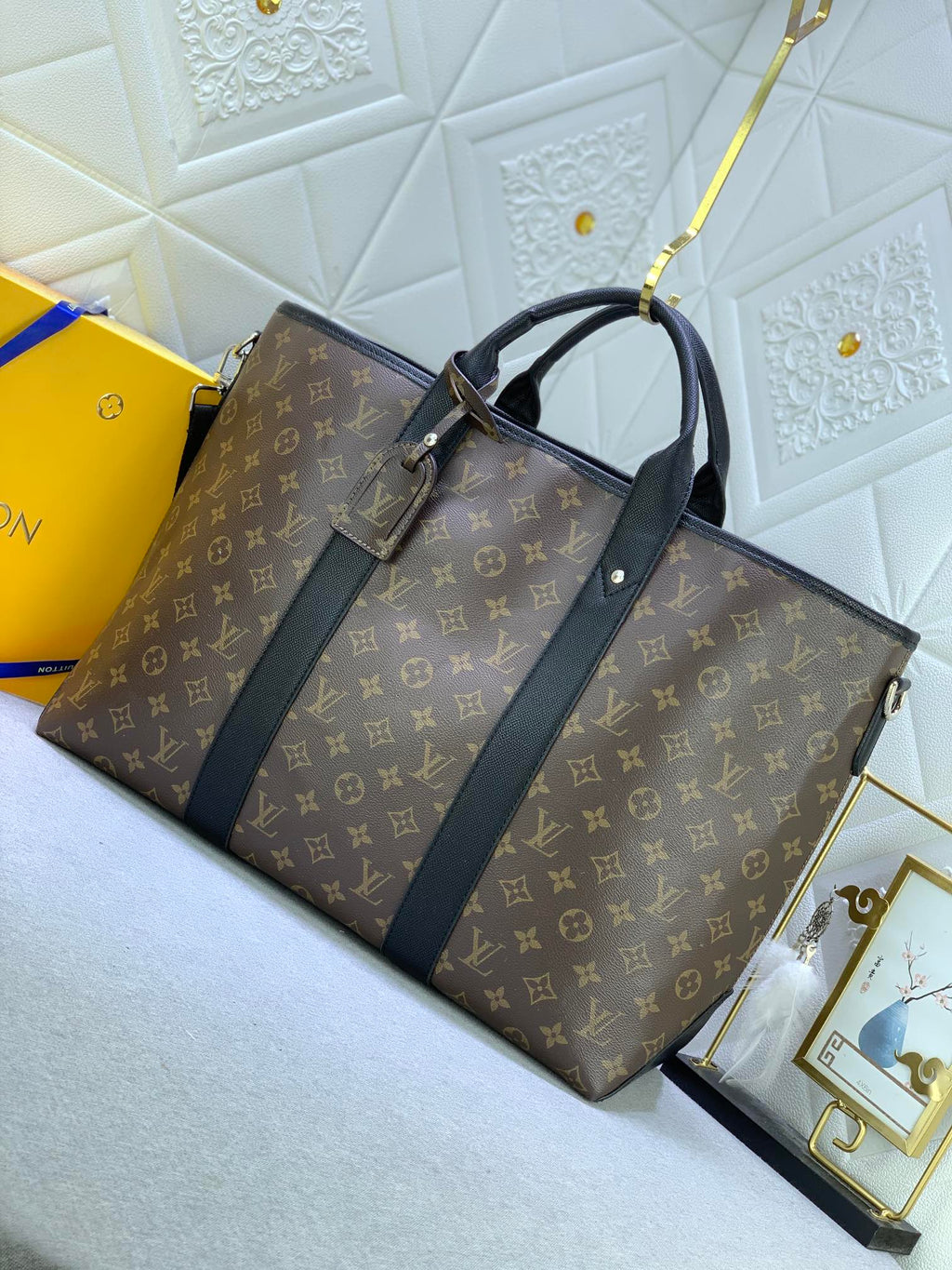 B12X44E350 Popular    leather bag 
