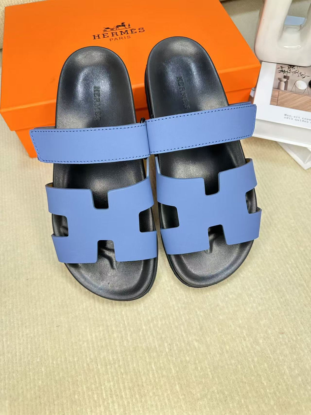 Z2Q55H26 Popular leather shoes