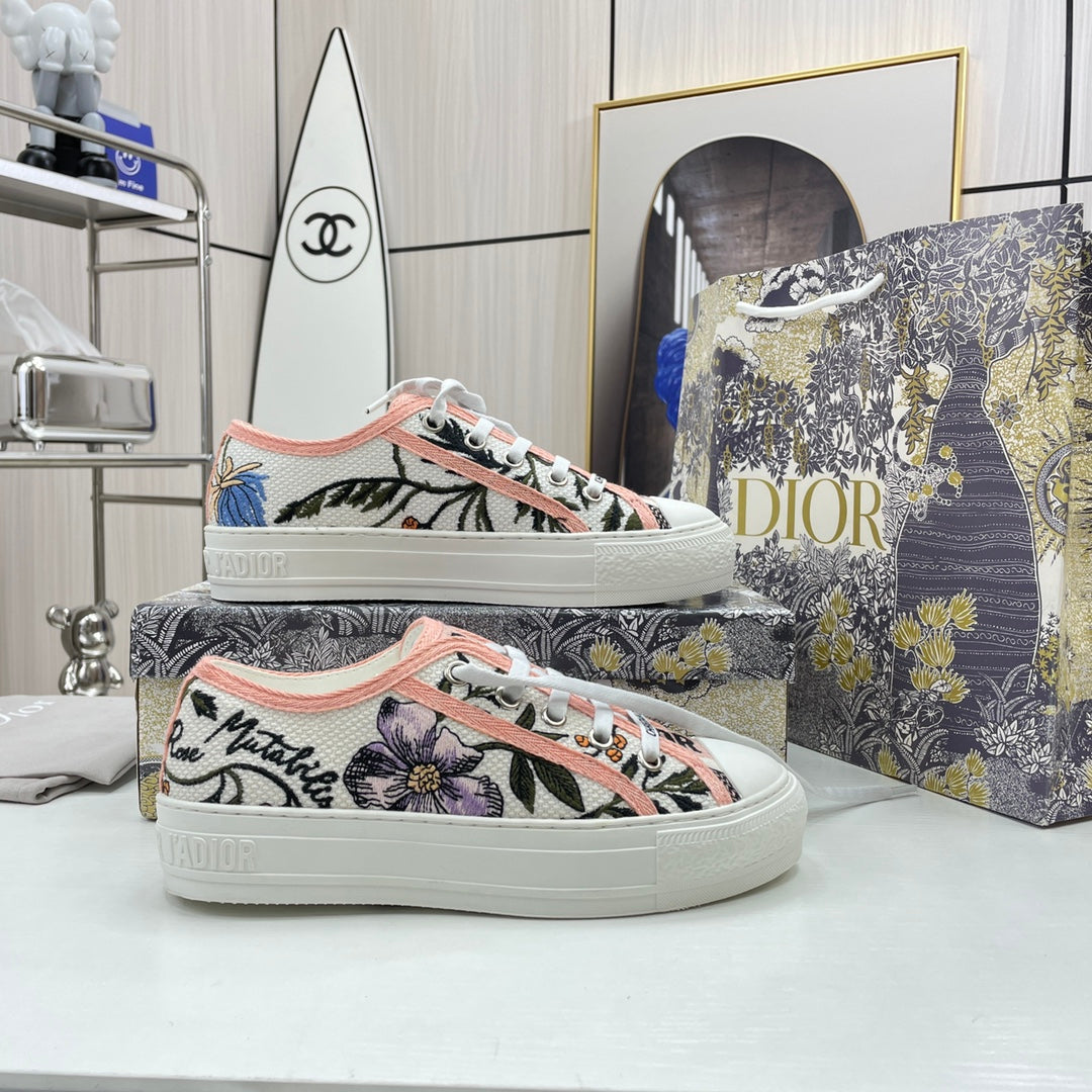 Z1XD66 Popular shoes
