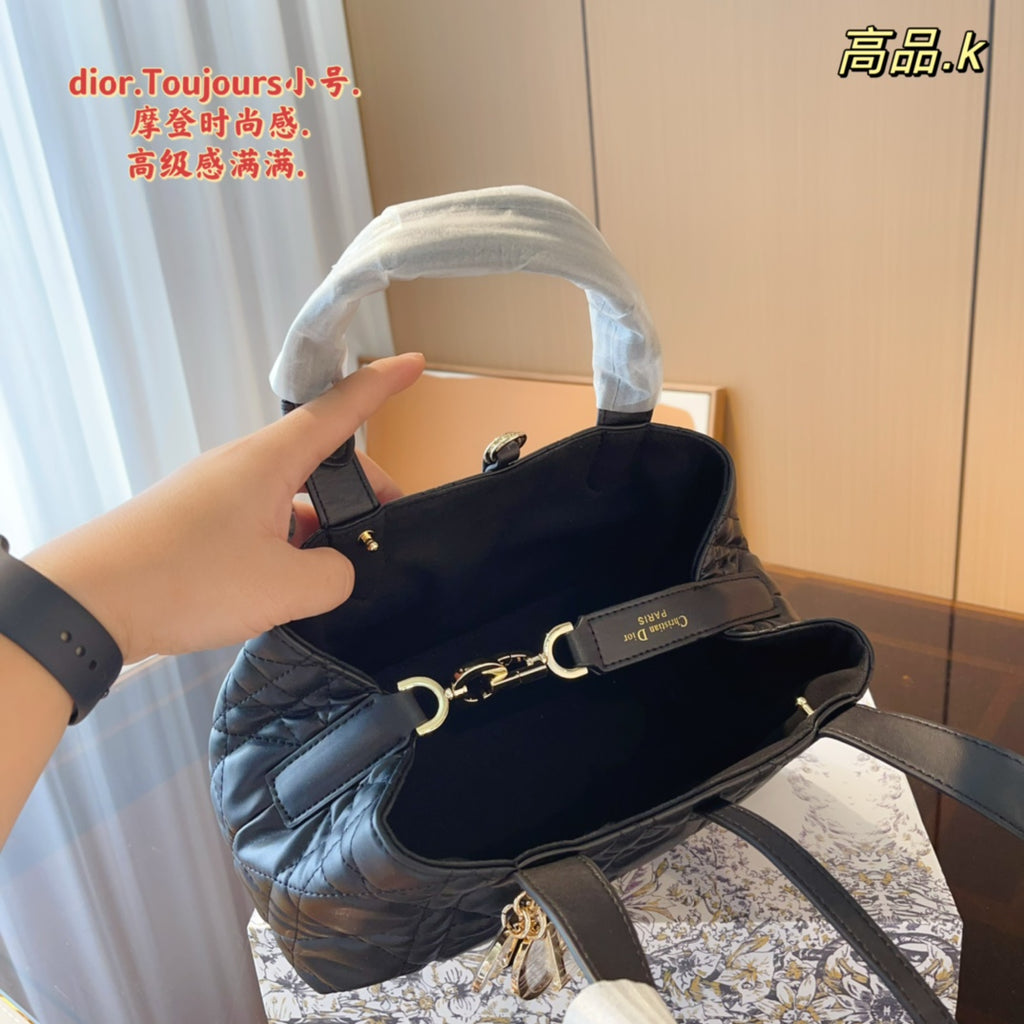 B16X93D107 Popular leather bag 