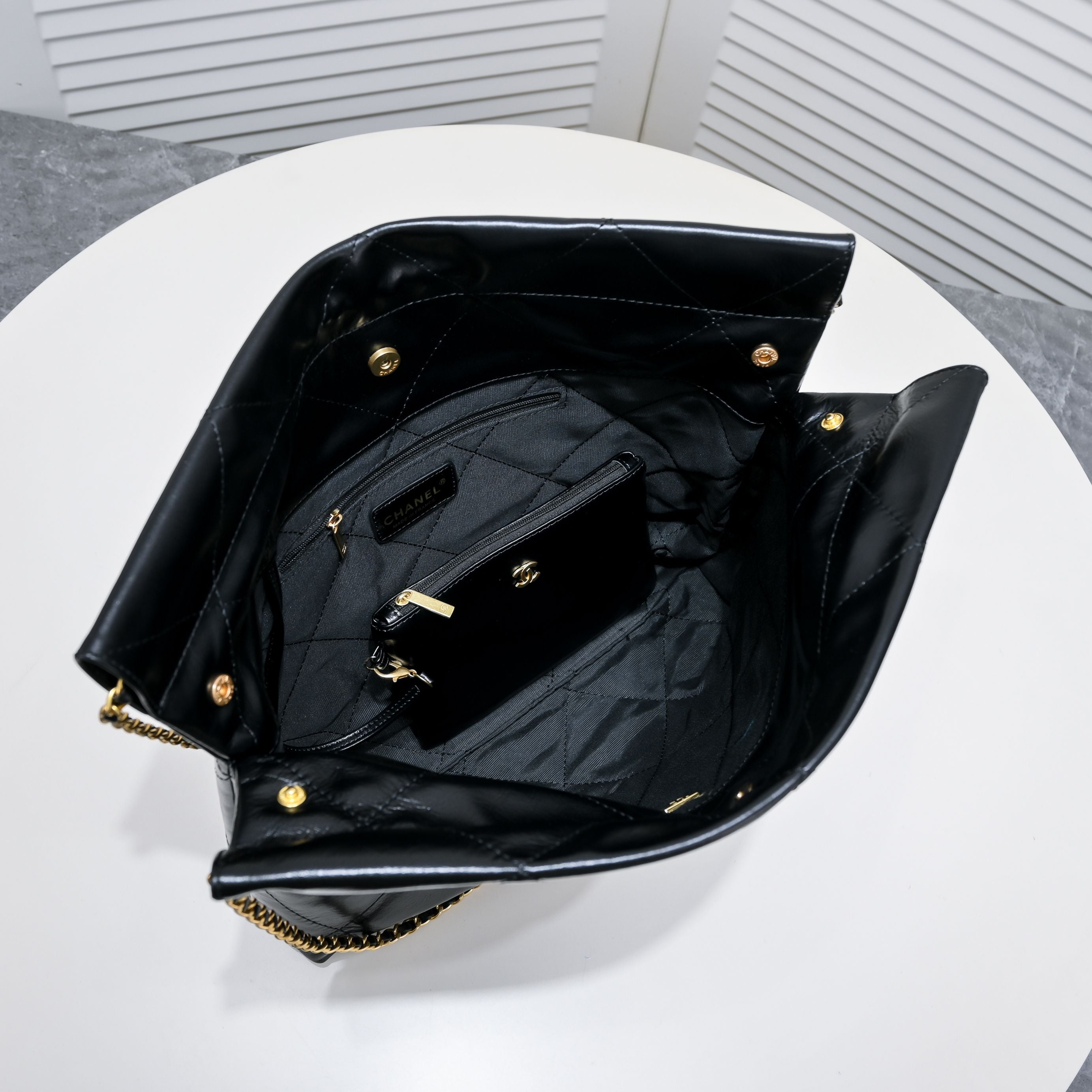 B1X43C70 Popular  leather bag 