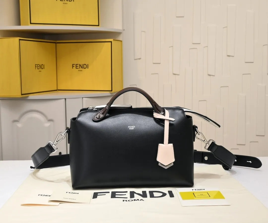 B12X43F132 Popular leather bag 