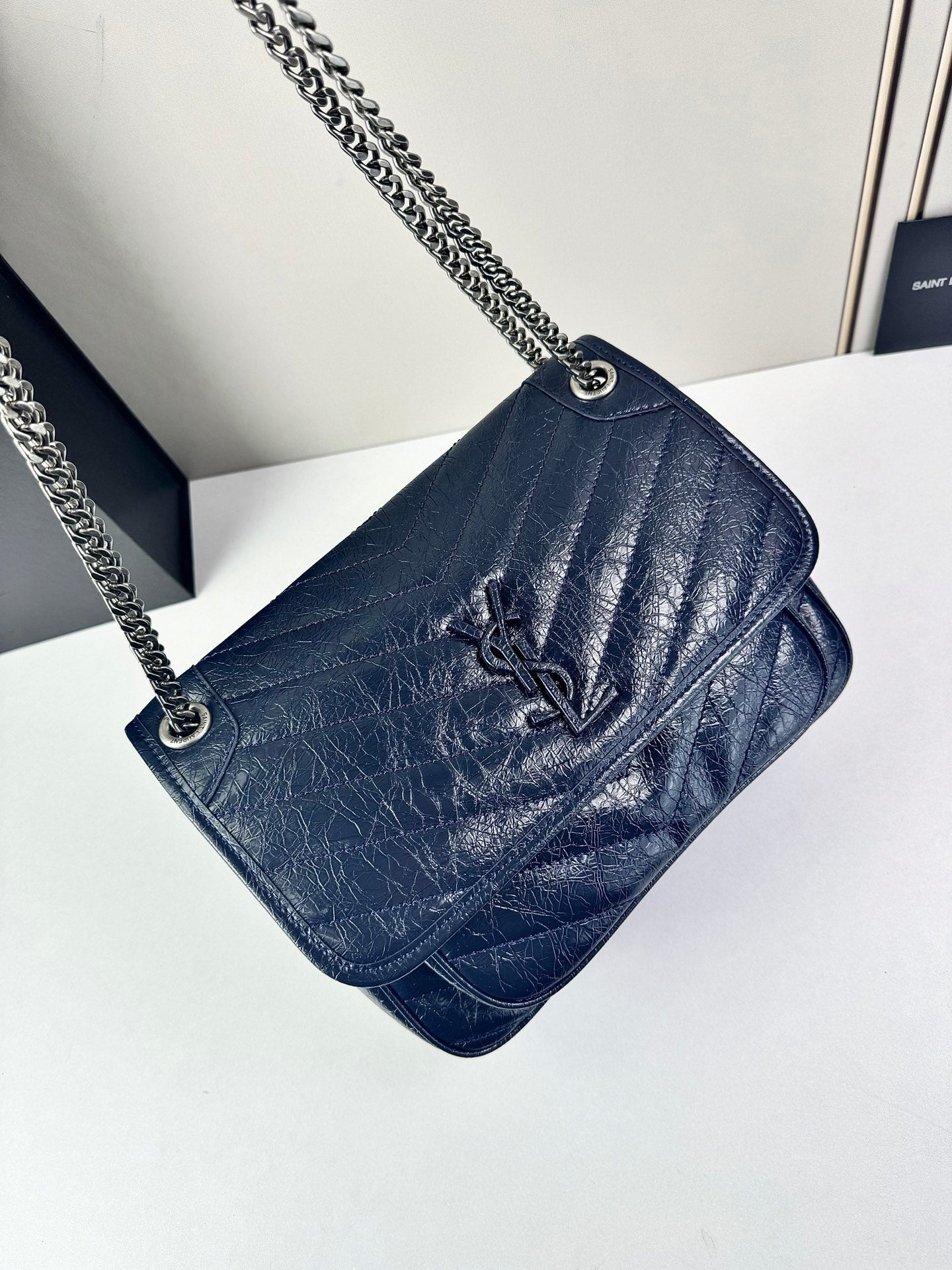 B1R76SL16 Popular leather bag