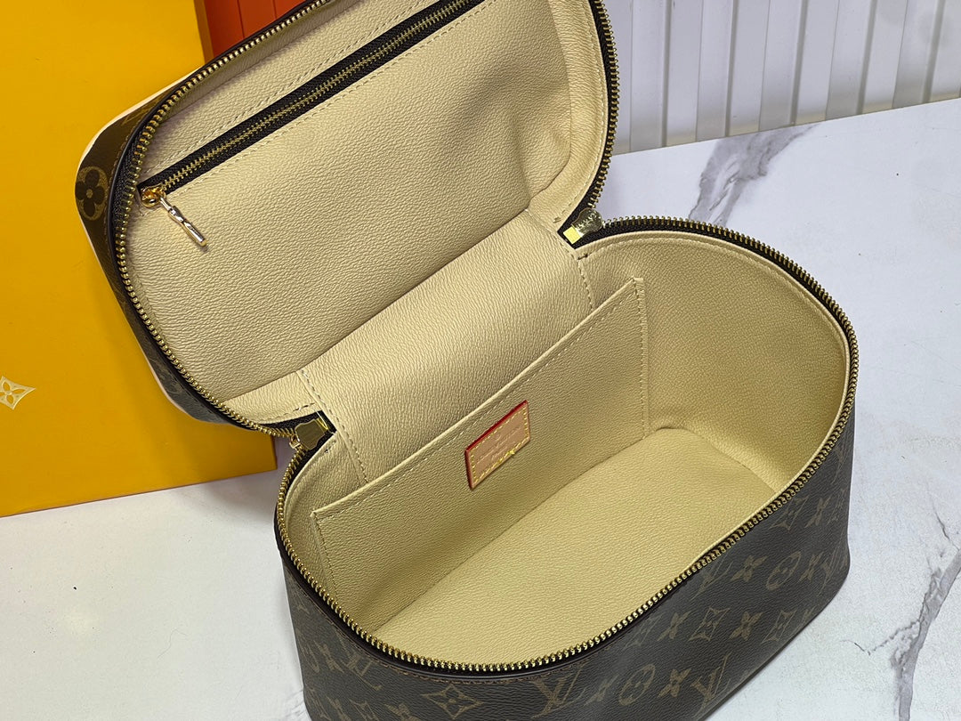 B1X45E10 Popular  leather bag