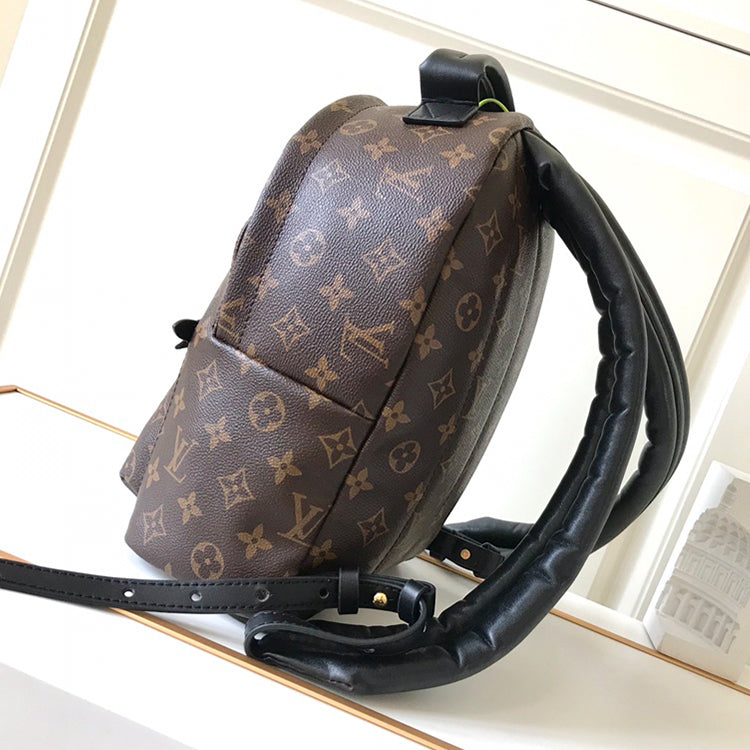 B1P11E70 Popular leather backpacks