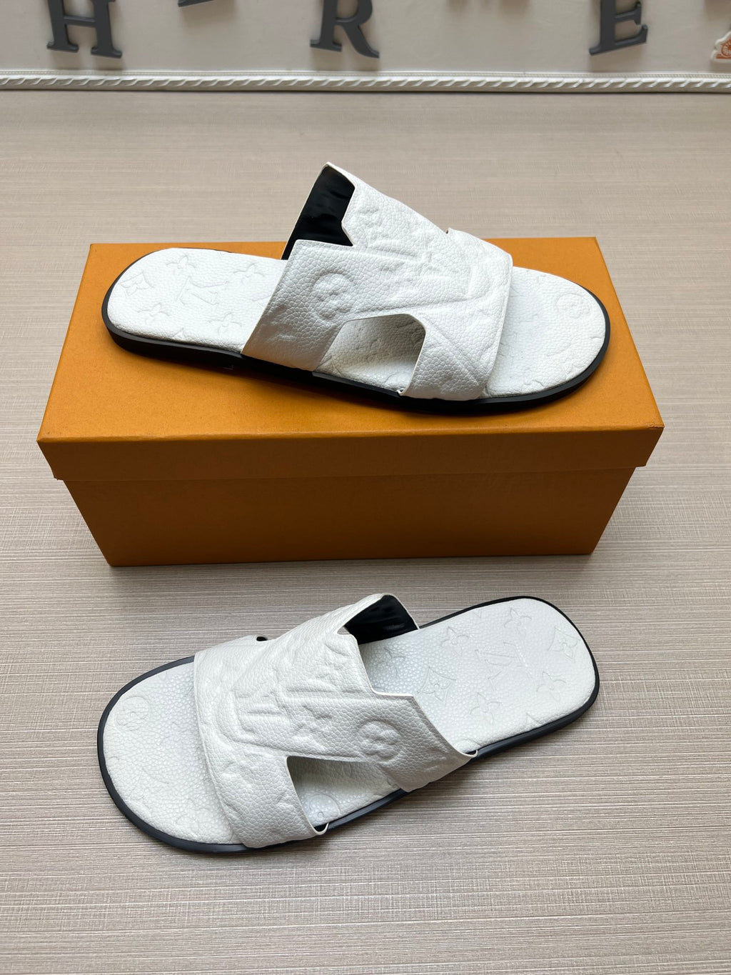 Z5ZE34 Popular slippers