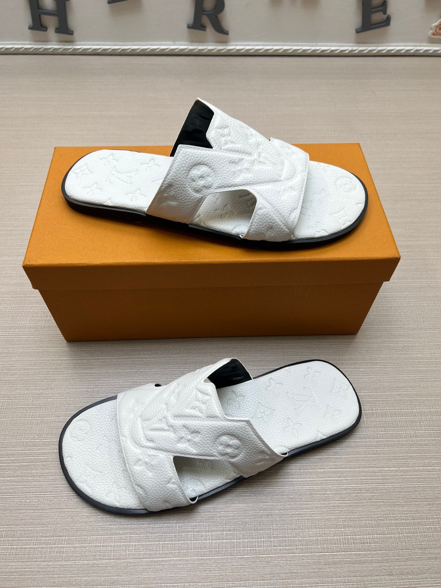 Z5ZE34 Popular slippers