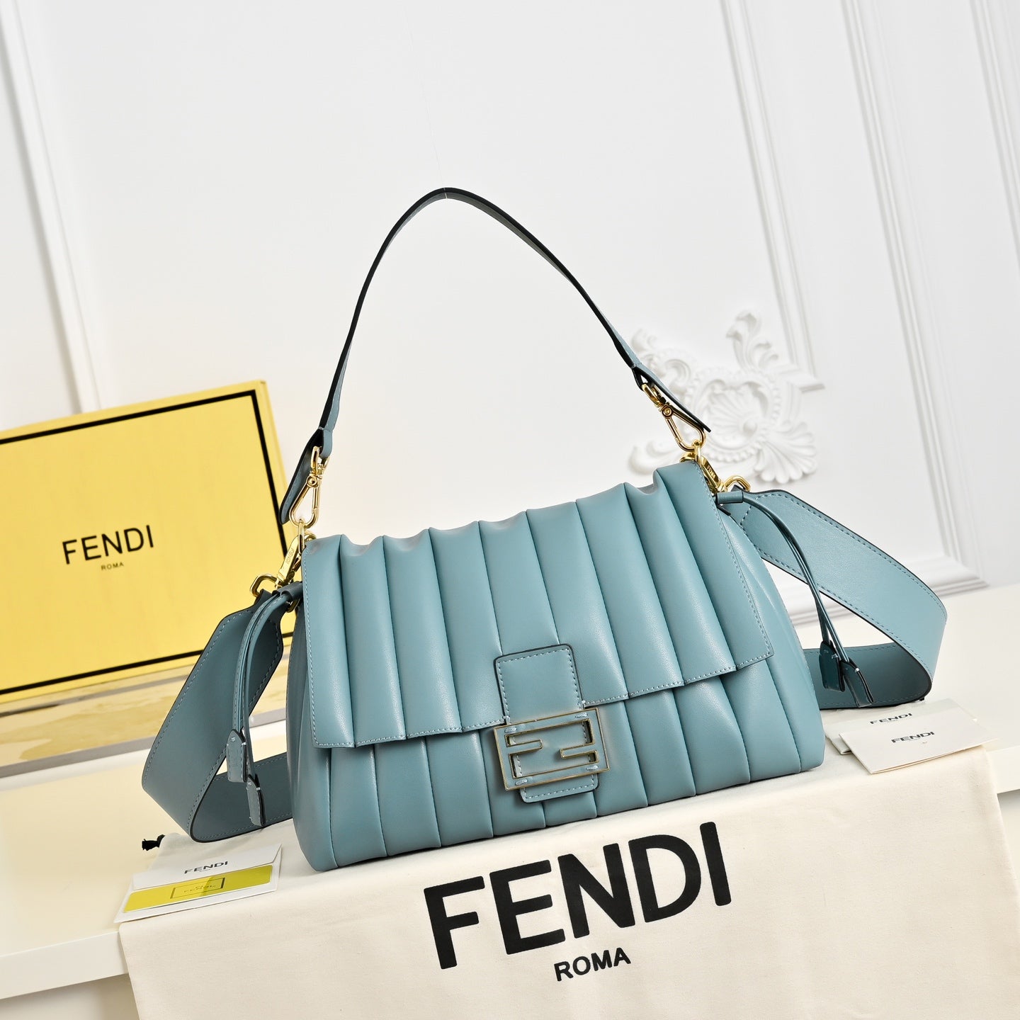 B1P36F106 Popular leather bag