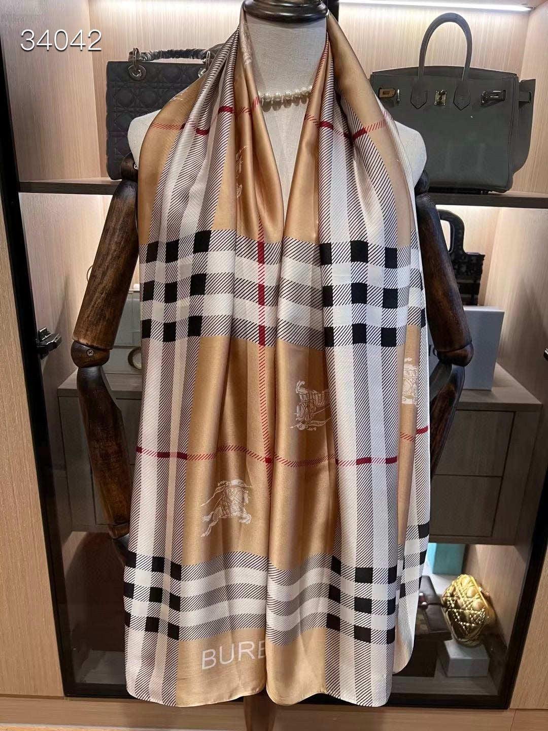 W1N55R67 Popular Silk Scarve