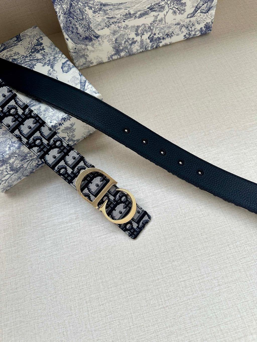 P1R55D197 Popular   High quality belt With full package