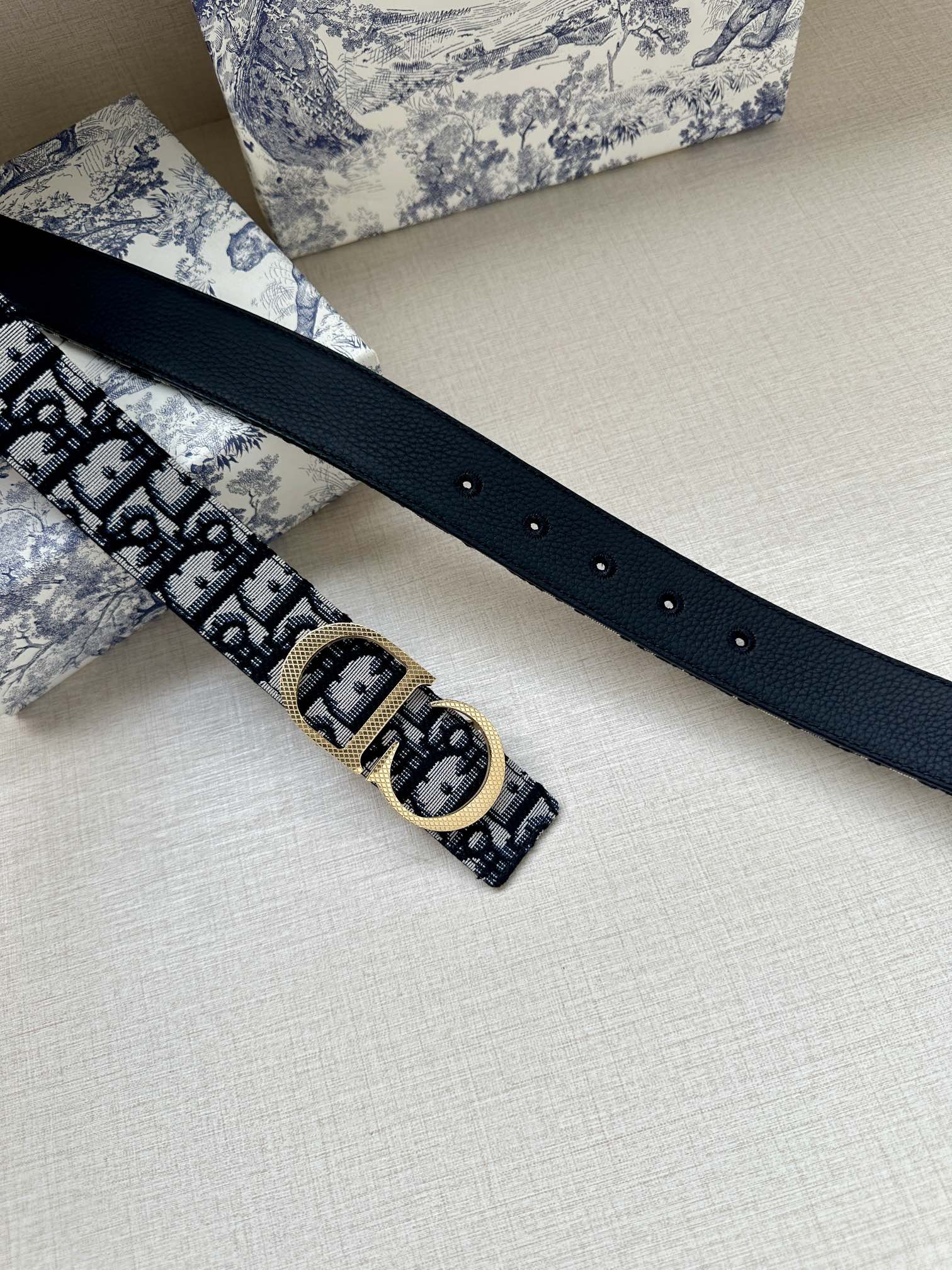 P1R55D197 Popular   High quality belt With full package