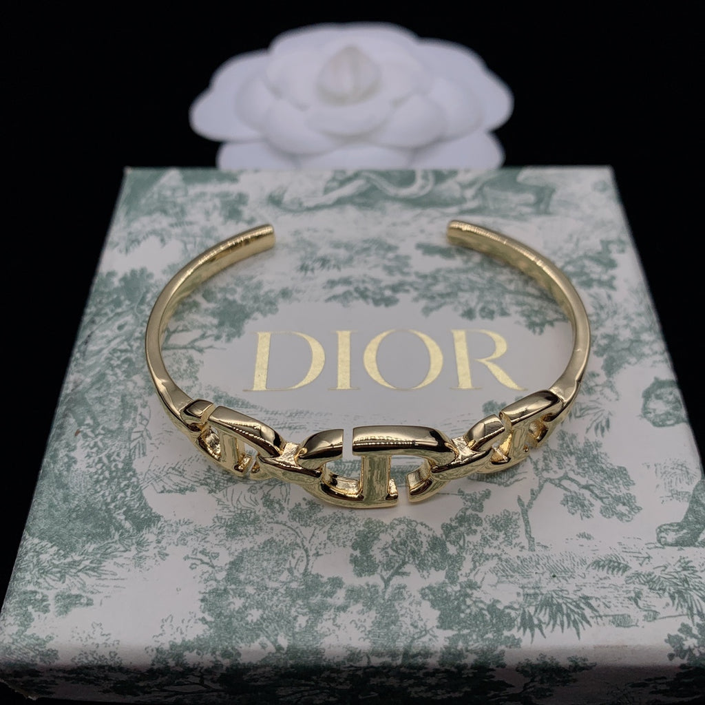 X1Y93D465K  Popular Bracelets