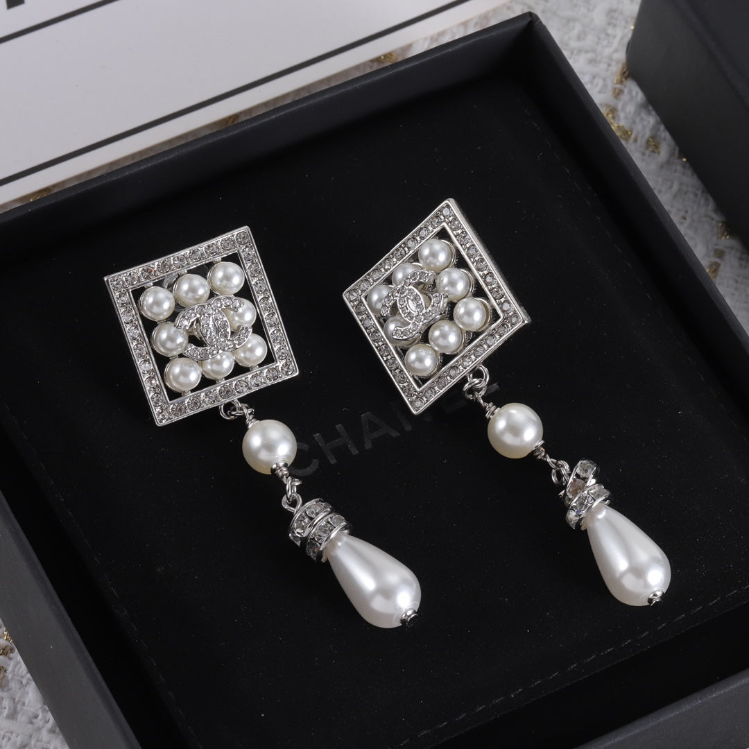 X1Z54C376E Popular Earrings