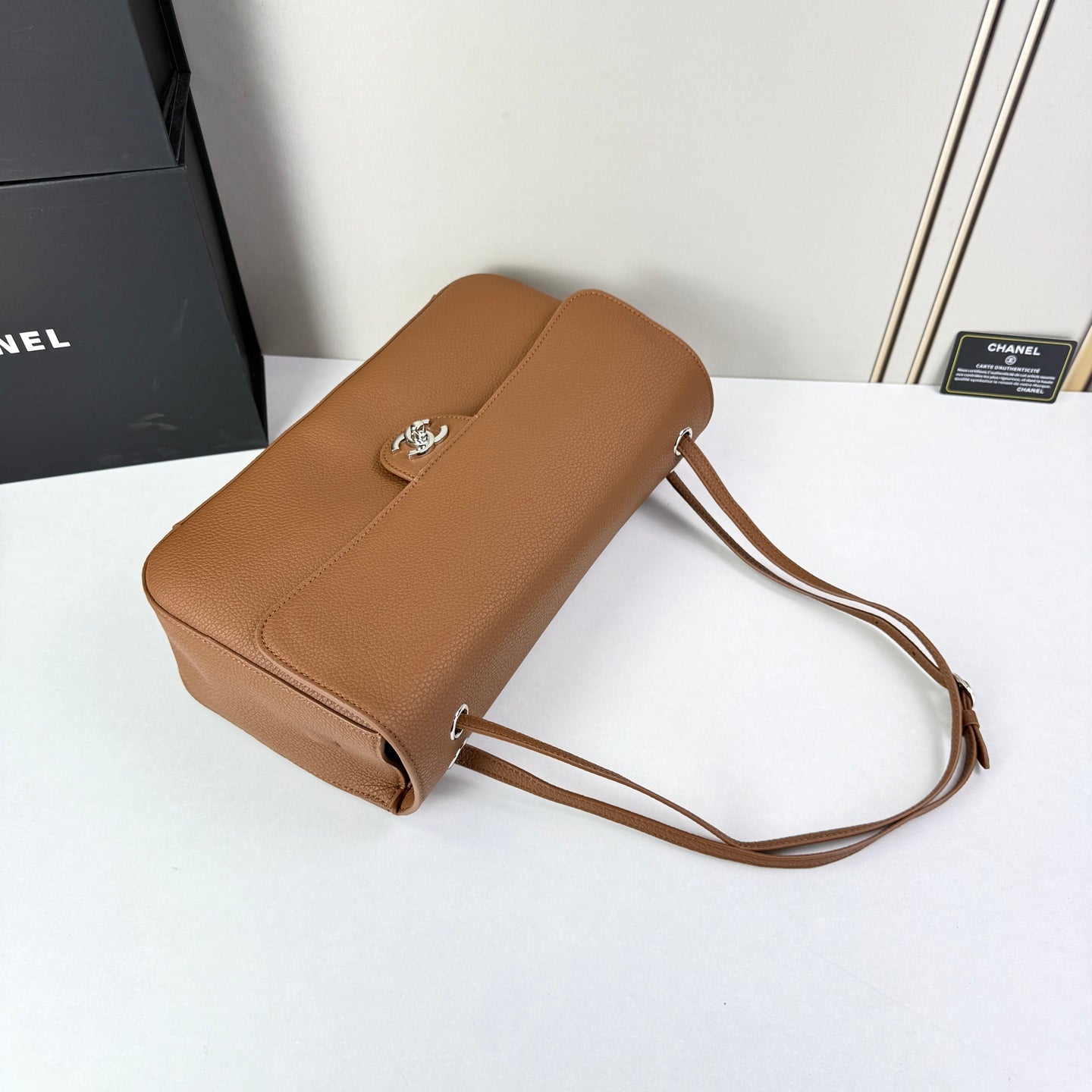 B1R76C35 Popular leather bag