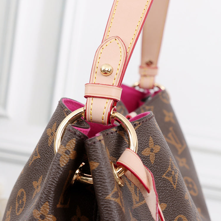 B1P11E84 Popular leather bag 