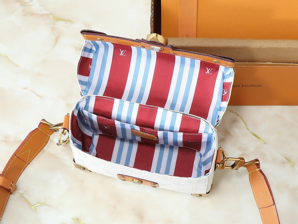 B1R15E47  Popular  leather bag