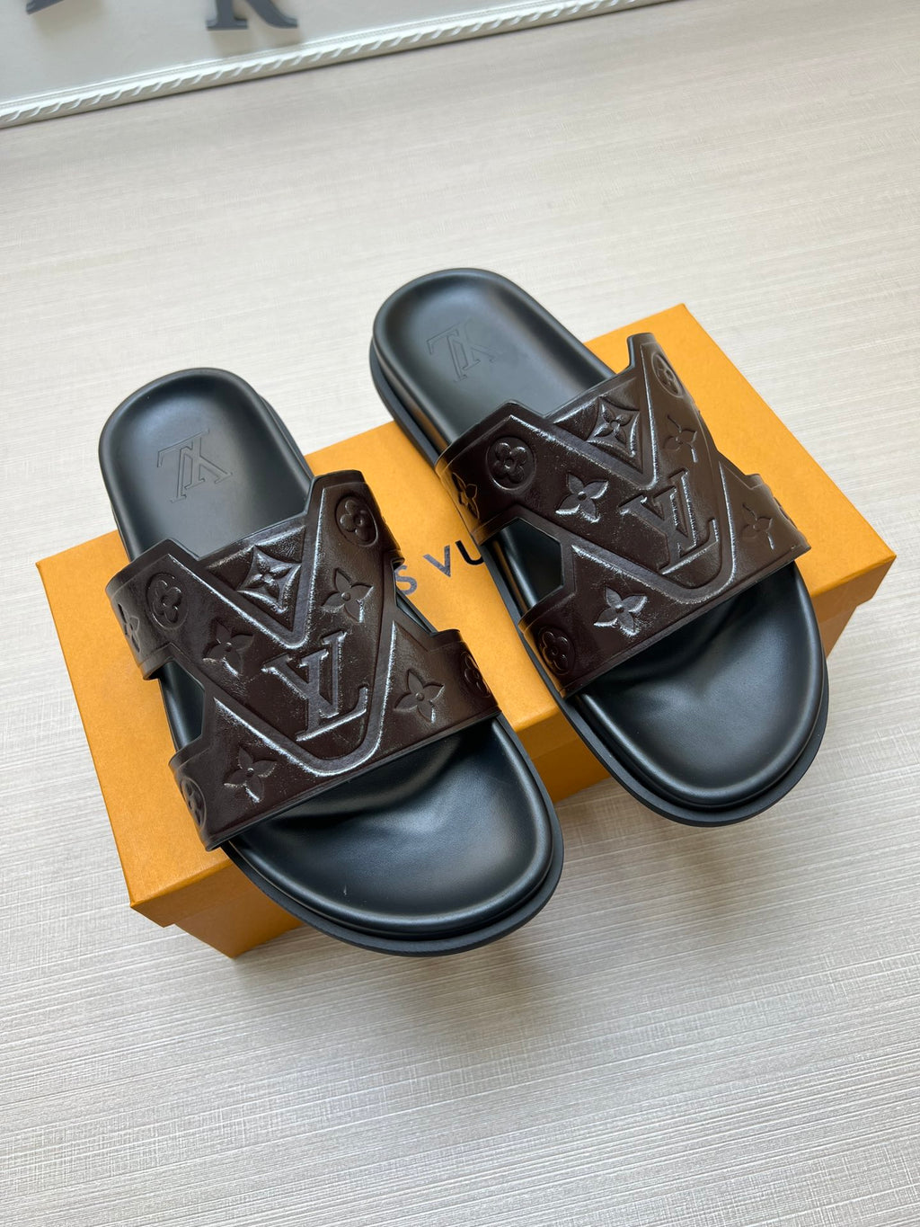 Z5ZE67 Popular slippers