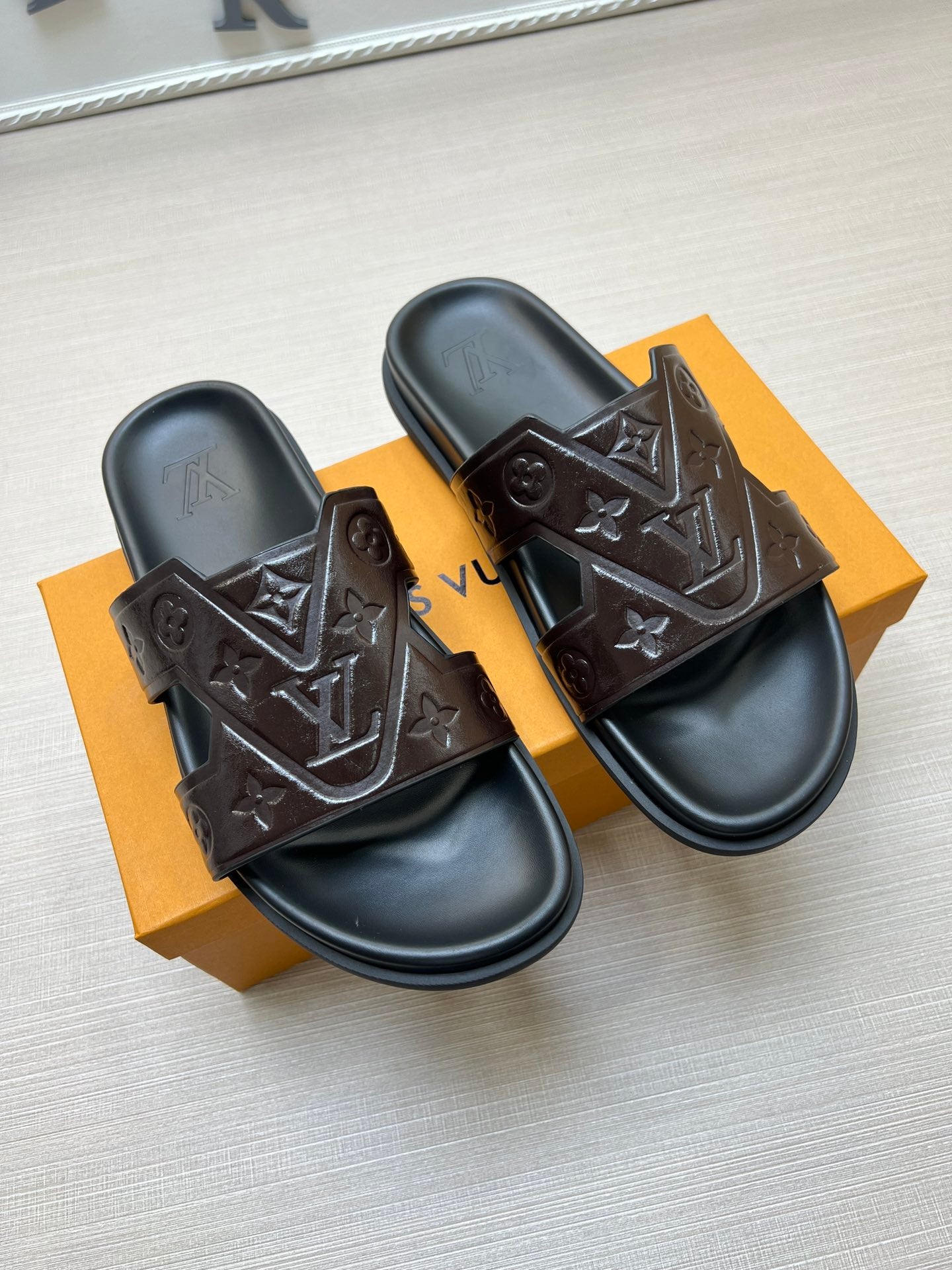 Z5ZE67 Popular slippers