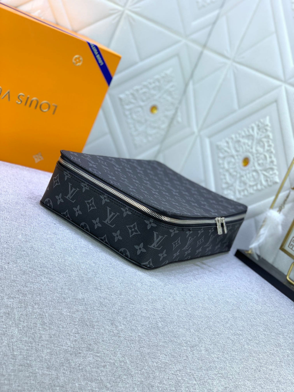 B1X34E272 Popular  leather bag 