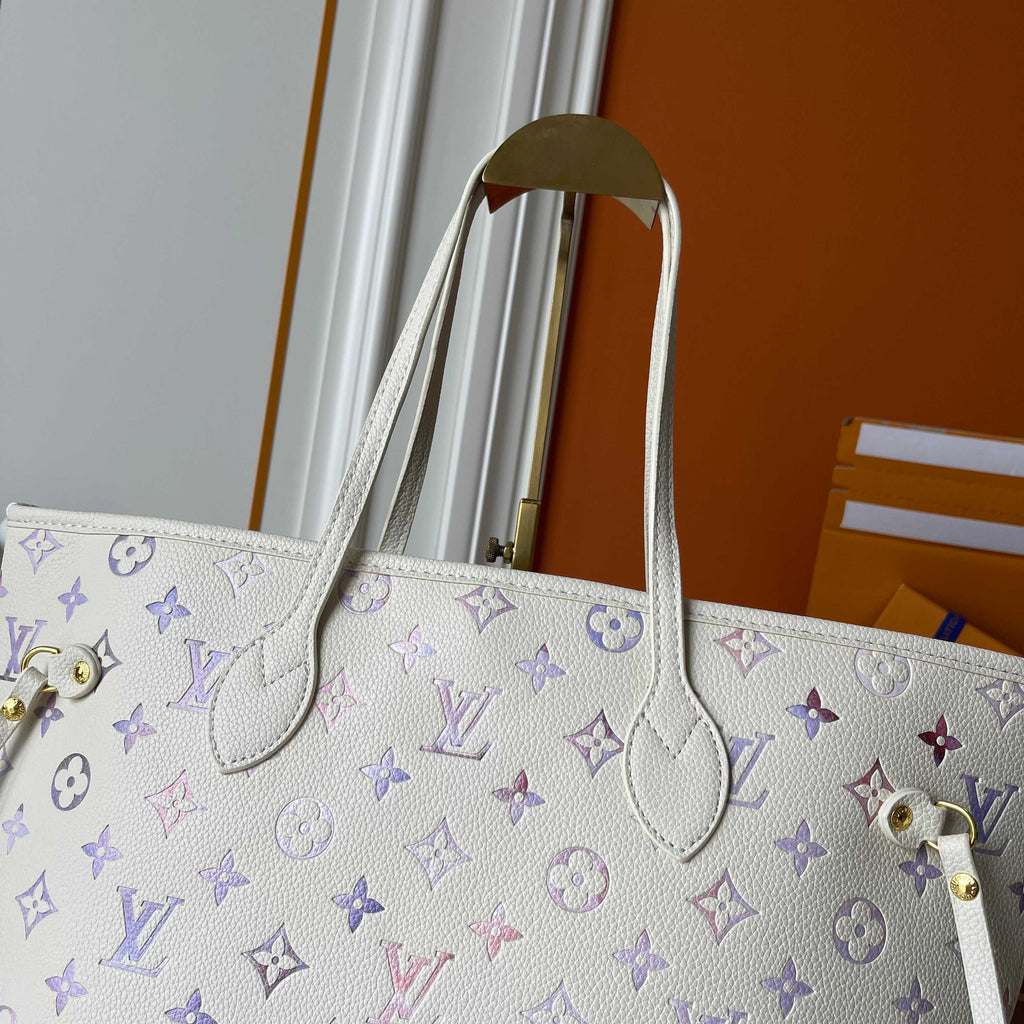 B1P46E93 Popular leather bag