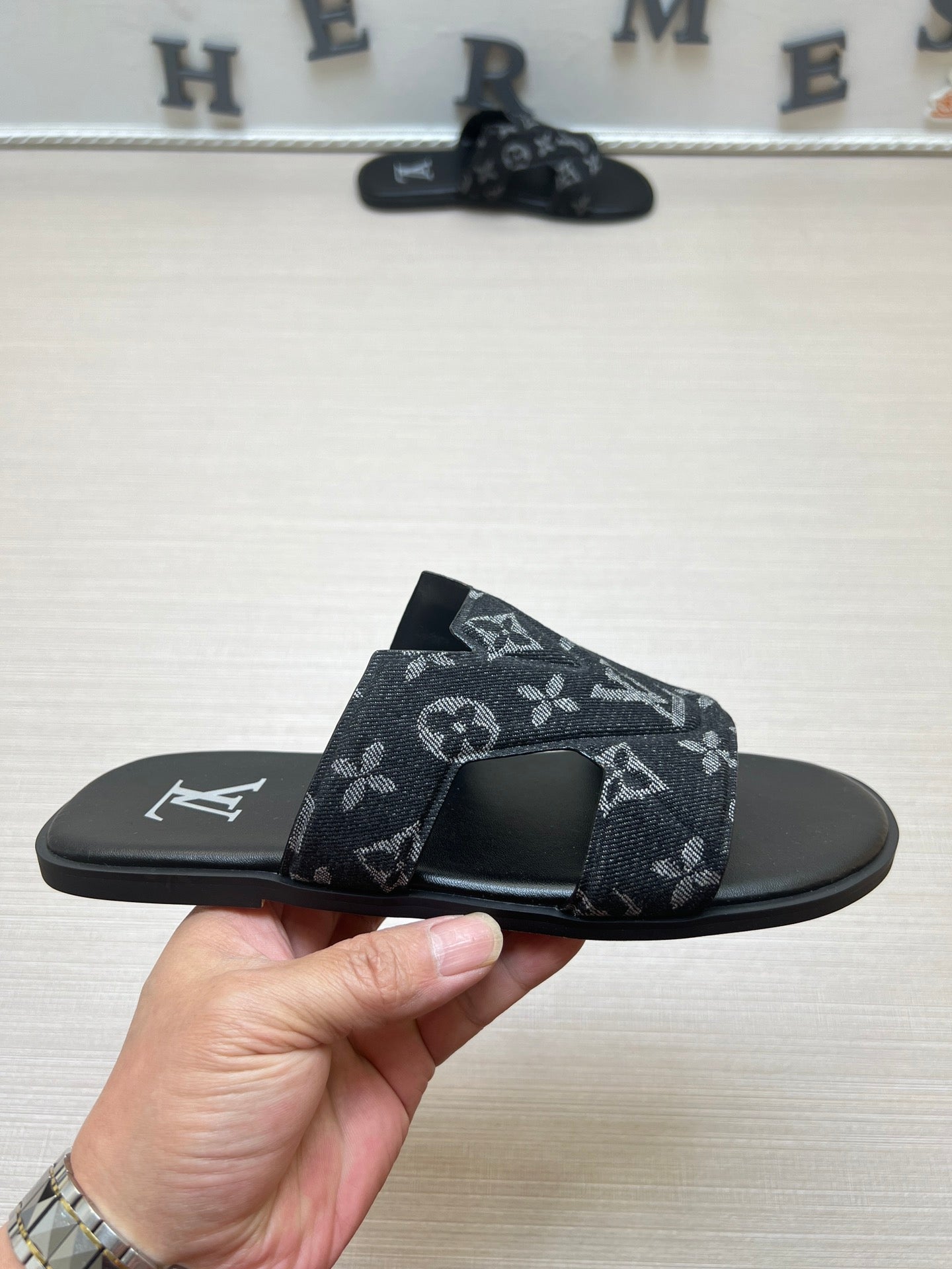 Z5ZE29 Popular slippers
