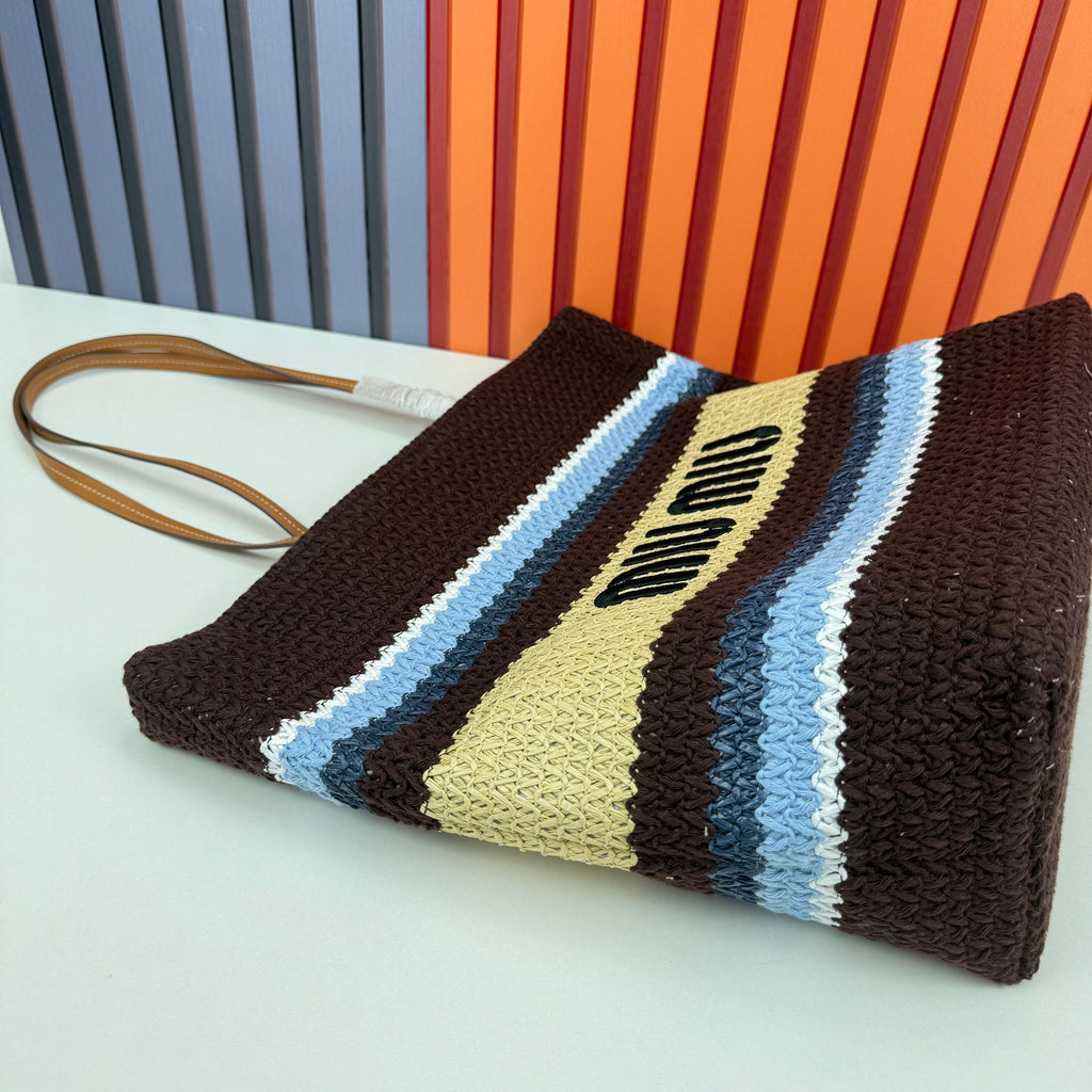 B1P46A166 Popular woven bags