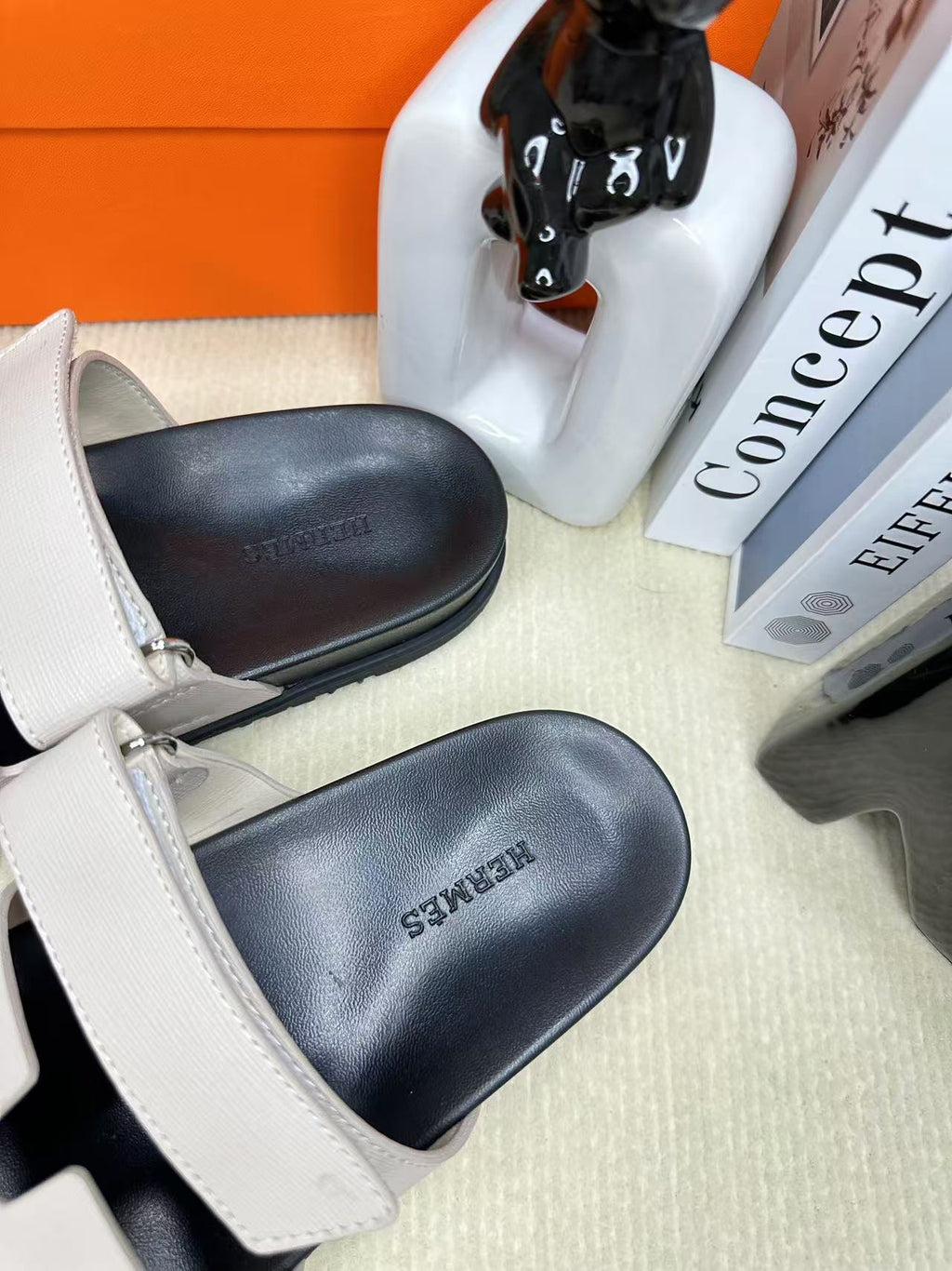 Z2Q55H28 Popular leather shoes