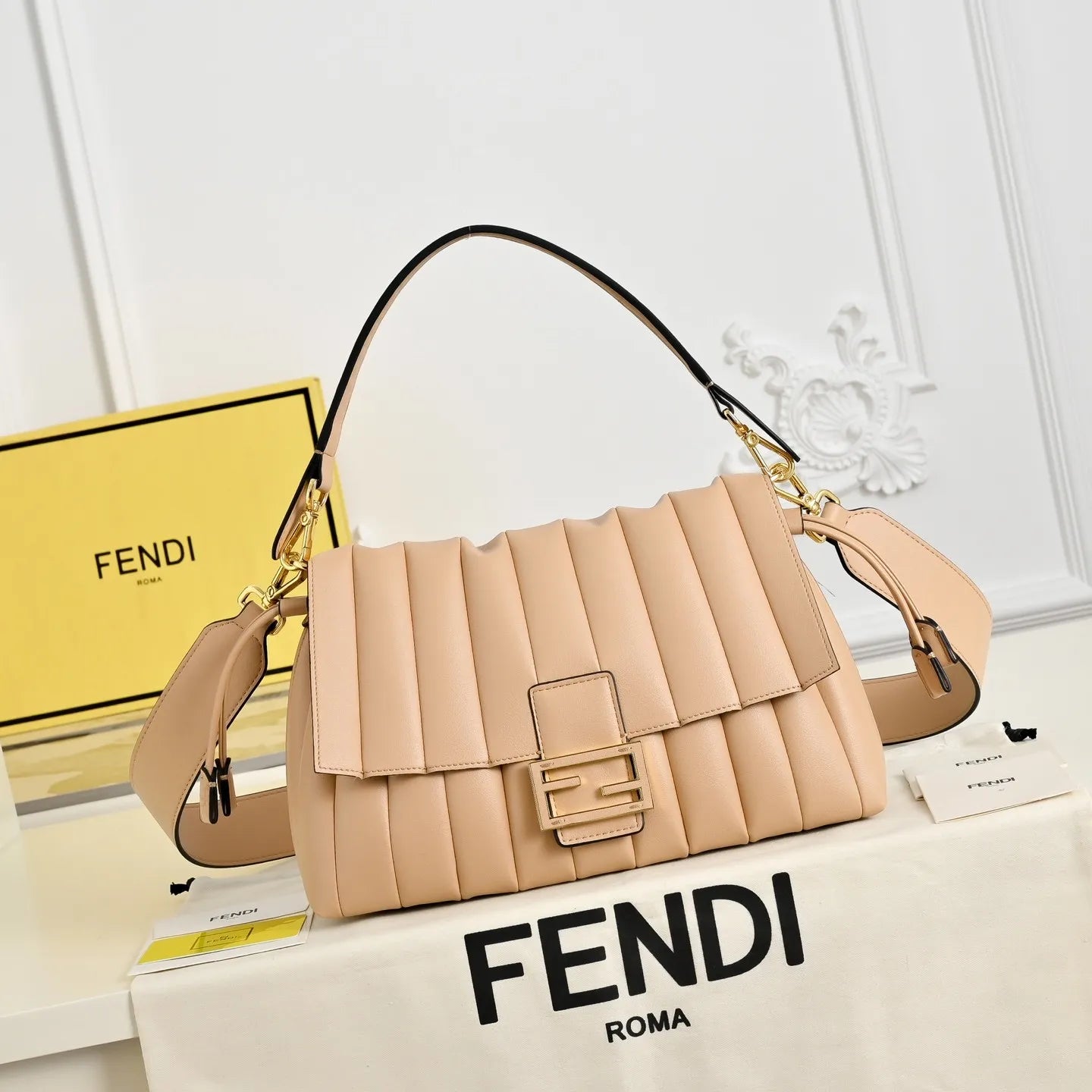 B1P36F106 Popular leather bag