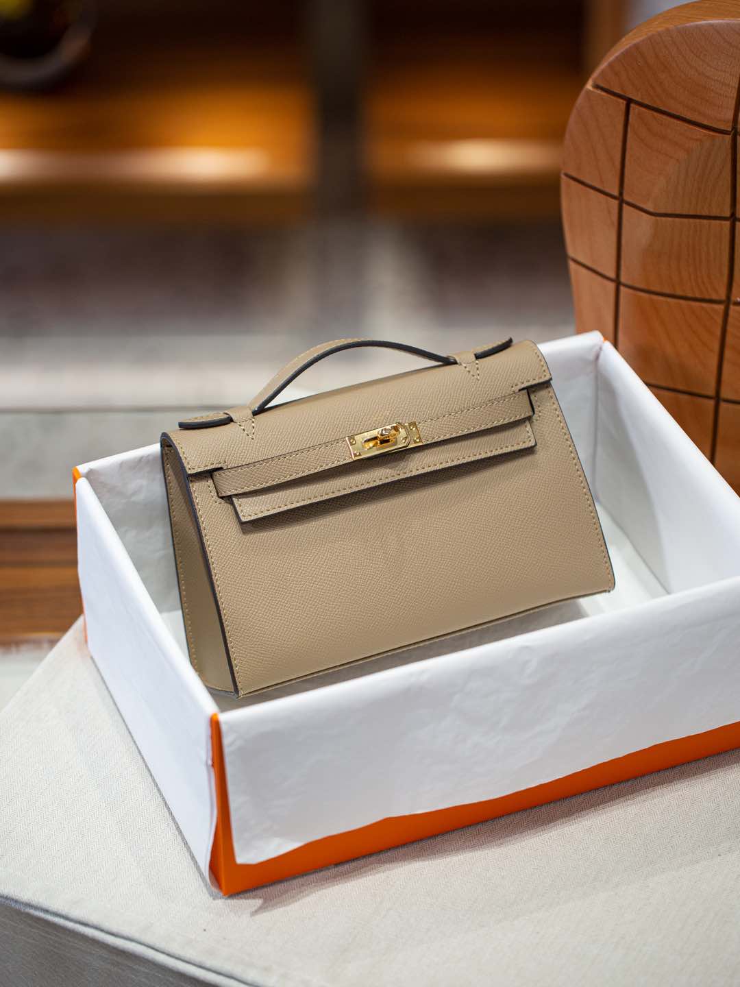 B1R66A6 Popular leather bag