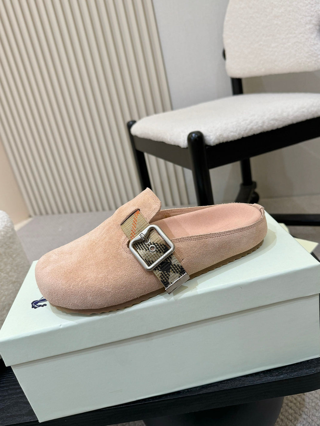 Z2Q105R242 Popular high-quality  Shoes