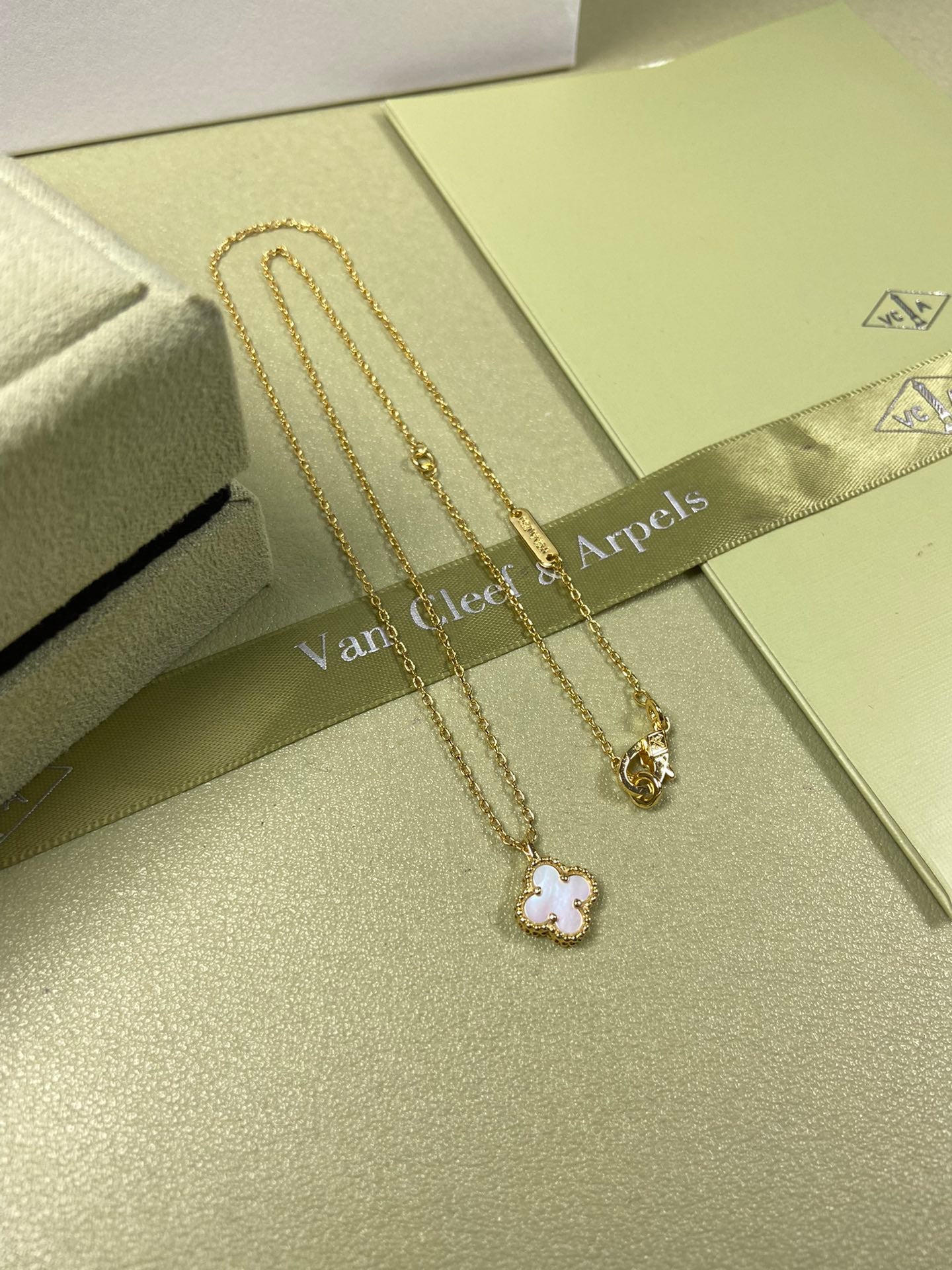 X5R75VA1K Popular  Necklaces