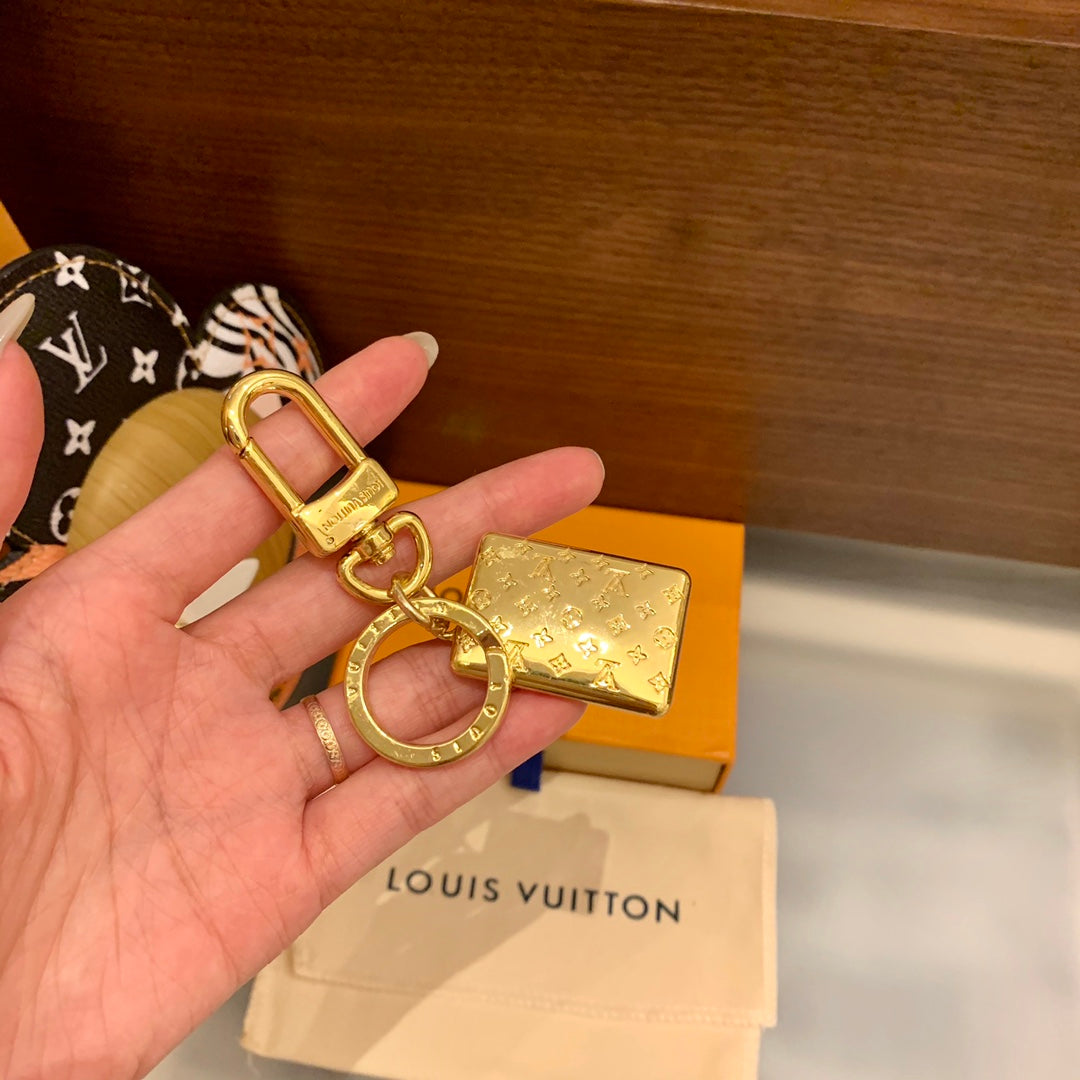 A1Q105E18 Popular bag 's charms accessories