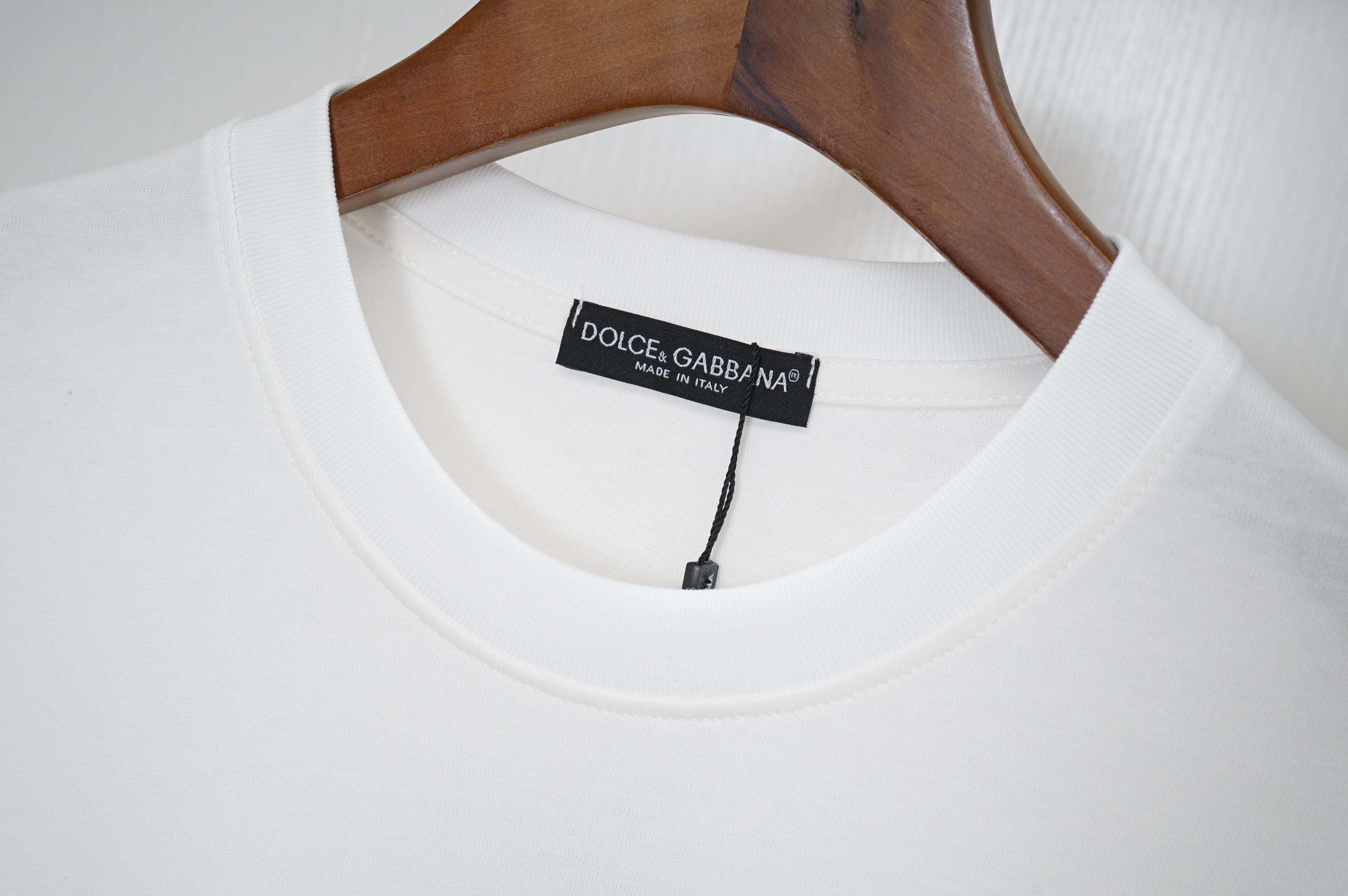 U1R86A10 Popular T-shirts