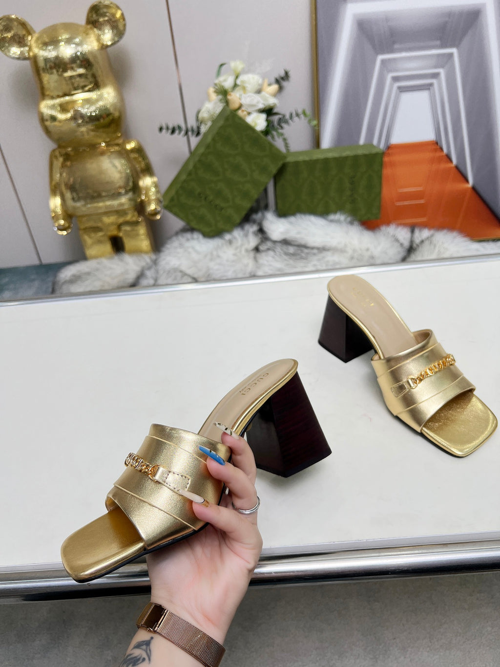 Z2N75B11  Popular leather High heels