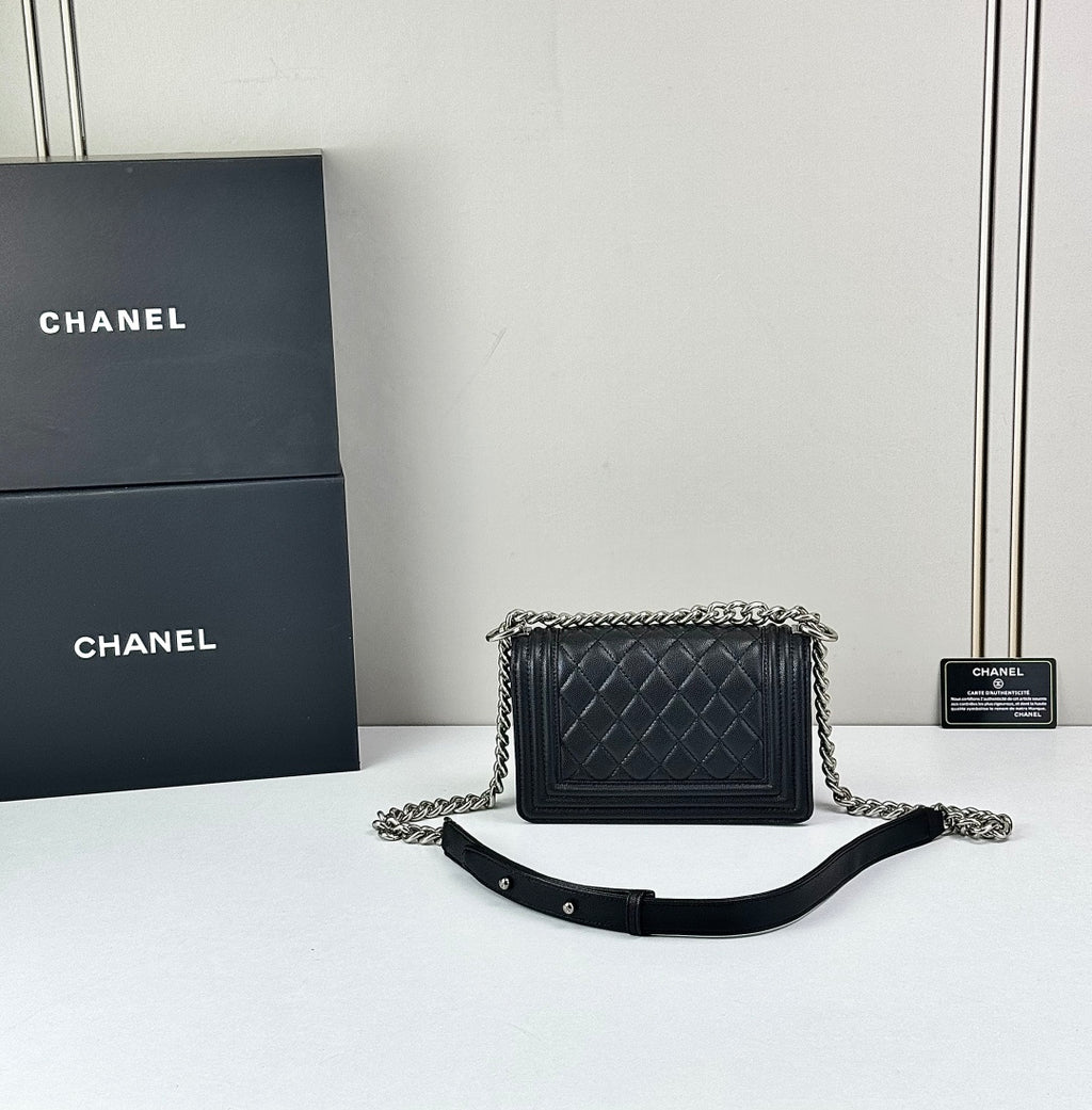 B1P36C17 Popular Caviar leather bag