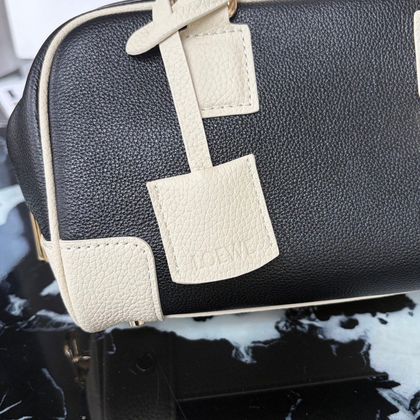 B1R66A12 Popular leather bag
