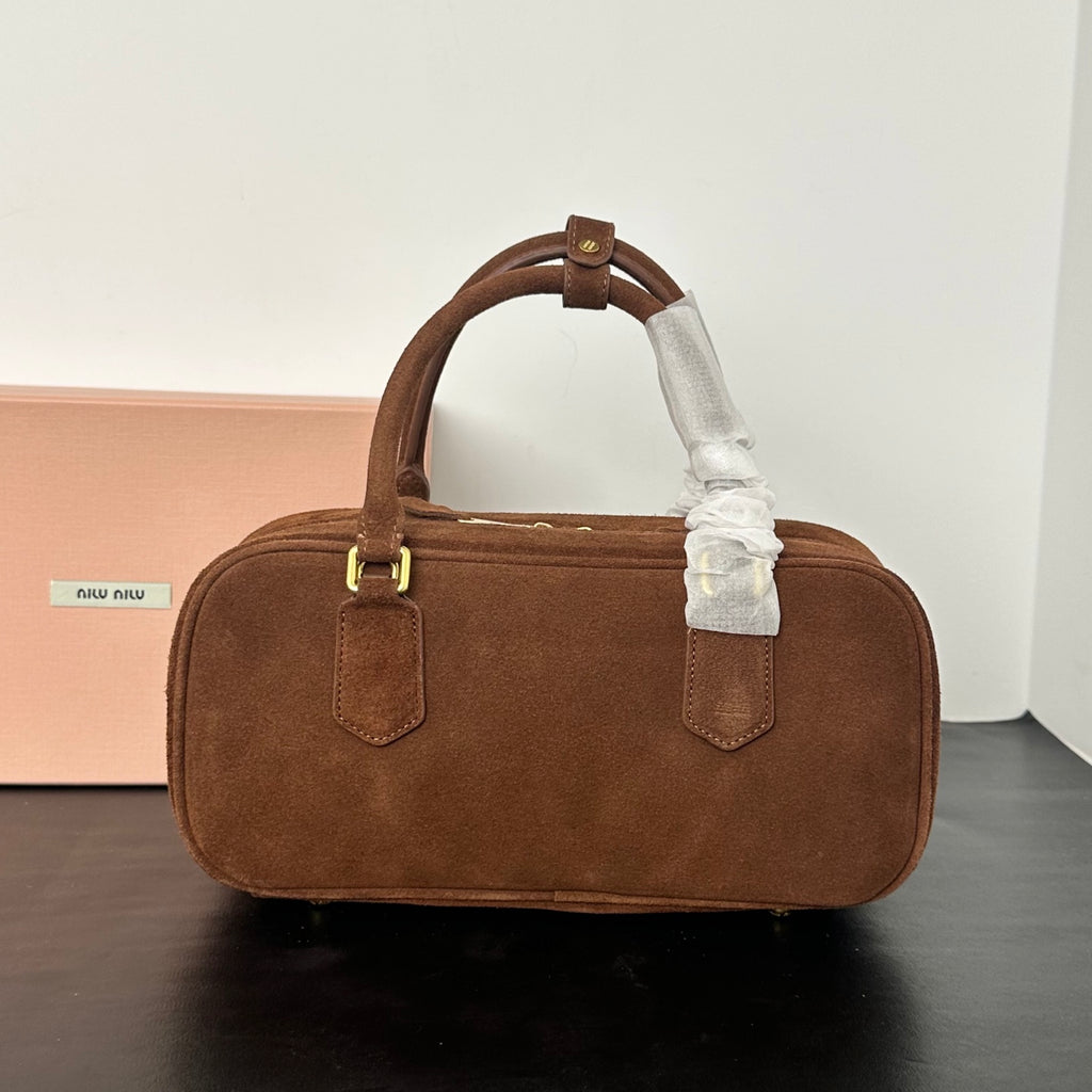 B1P46A153 Popular leather bags