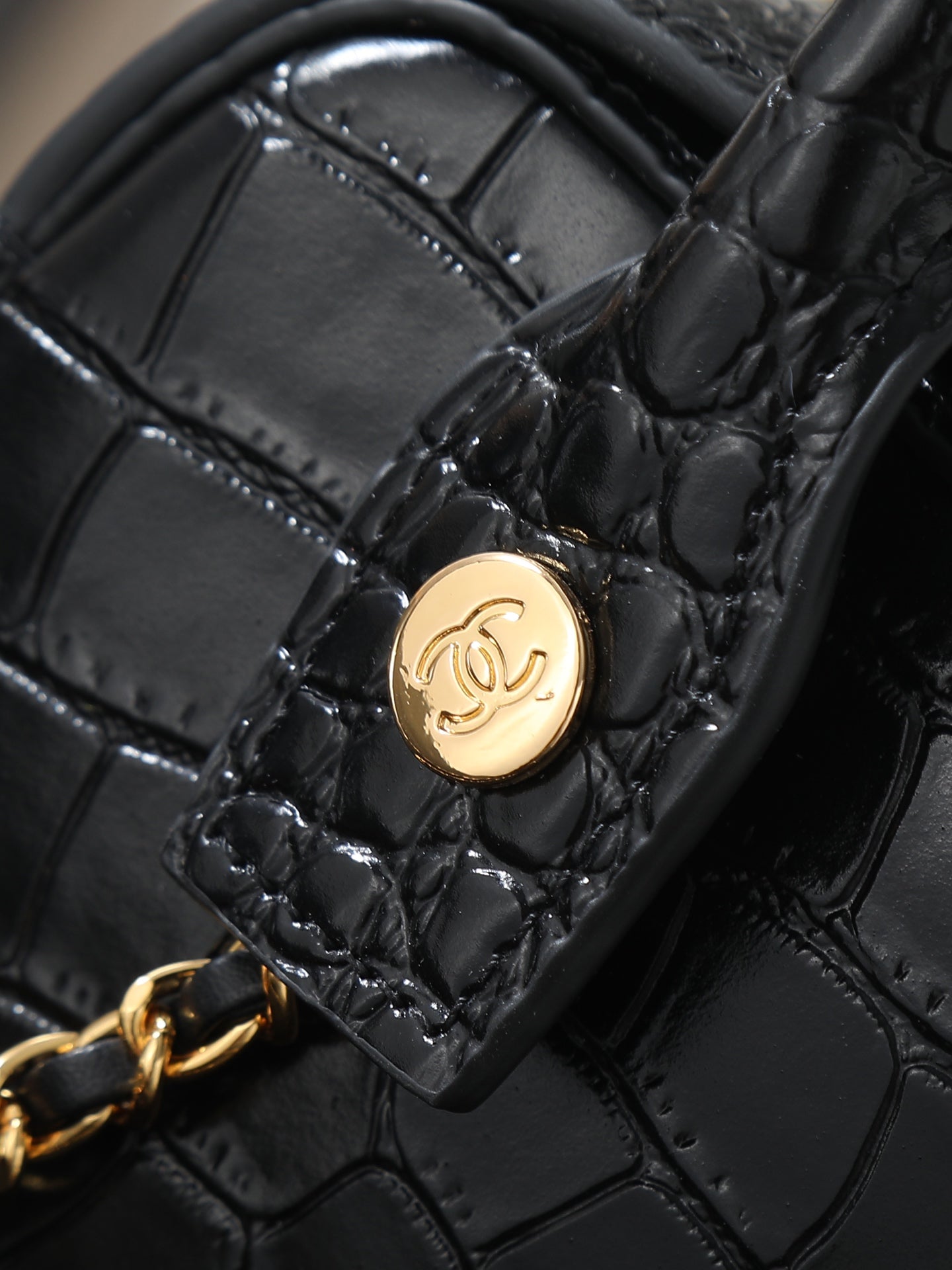 B1R76C22 Popular leather bag