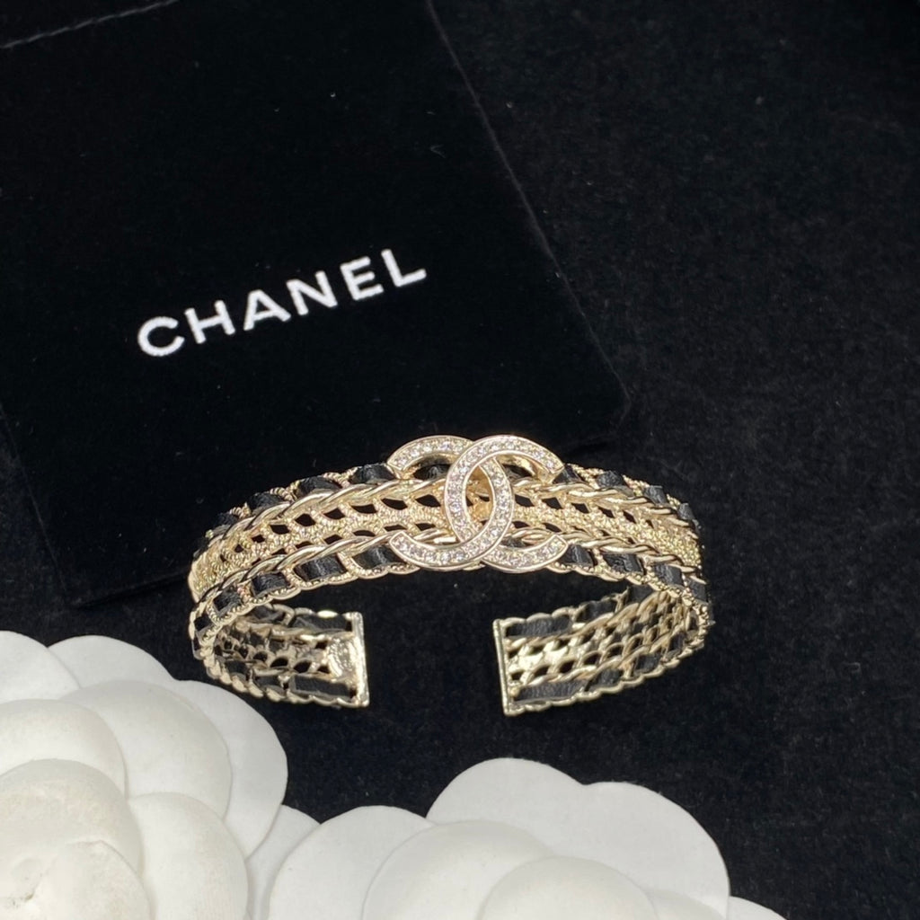 X1X24C577K  Popular Bracelets