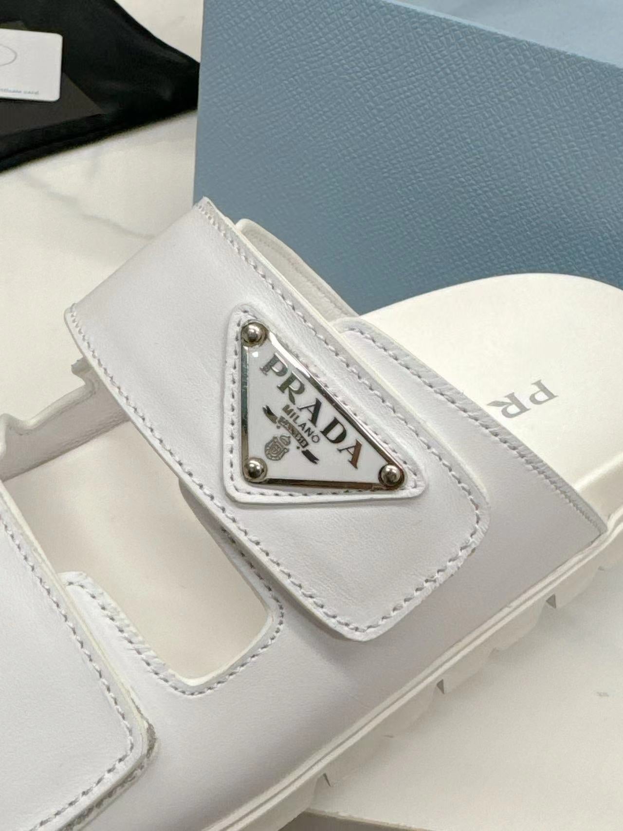 Z1ZPD26 Popular sandals