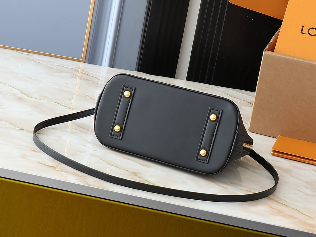B1P46E103 Popular leather bag
